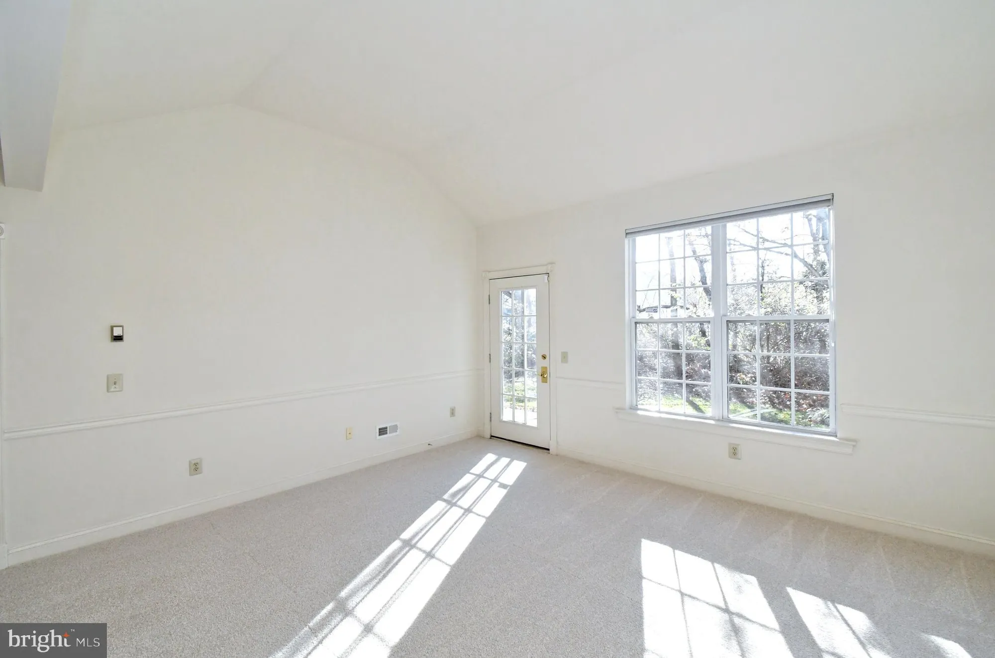 Property Slideshow image 7 of 32 | 24 newbury way, Lansdale, PA, 19446