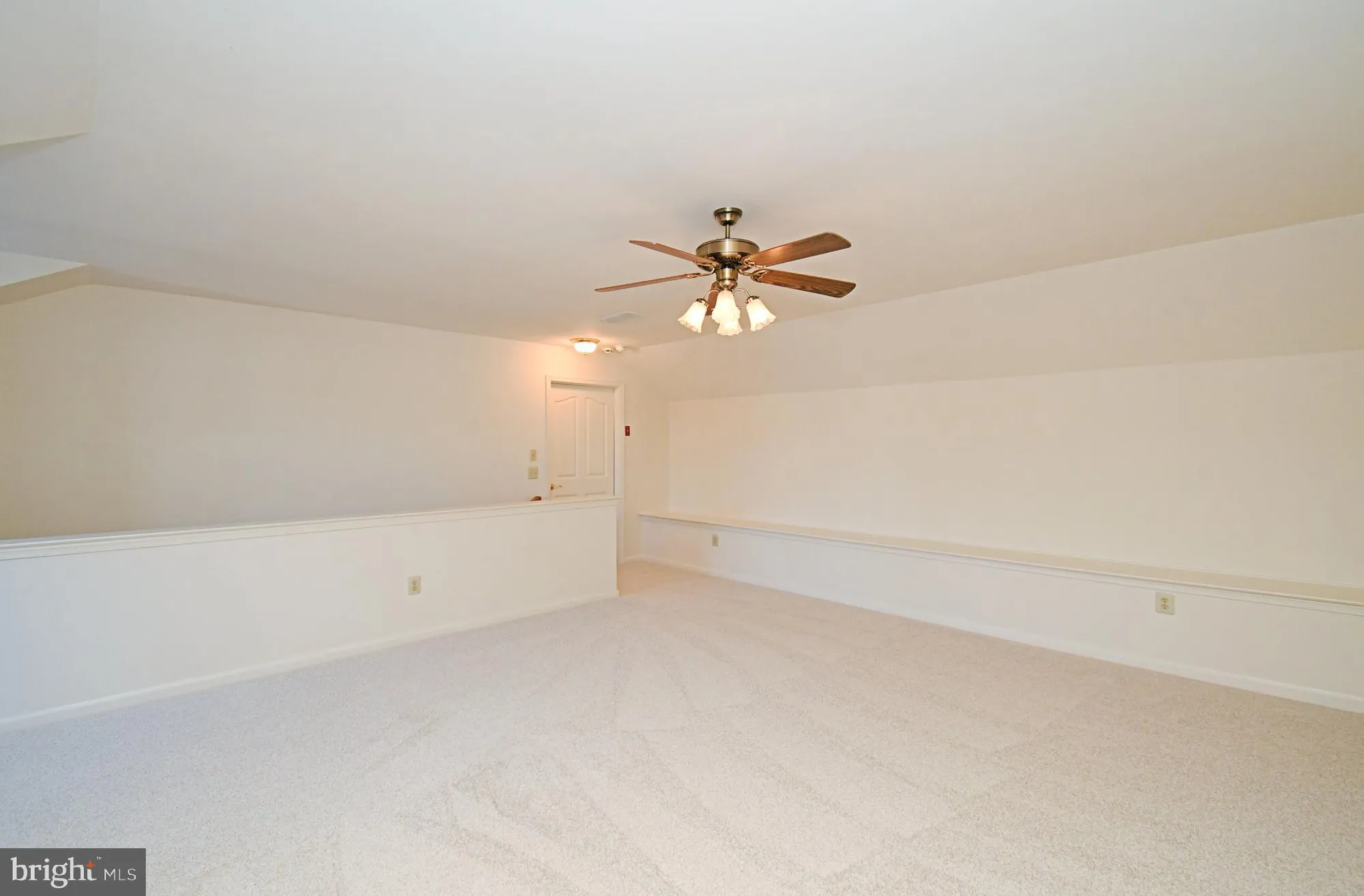 Property Slideshow image 25 of 32 | 24 newbury way, Lansdale, PA, 19446