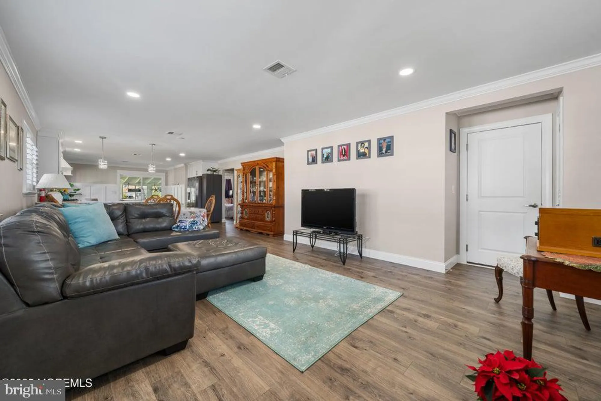 Property Slideshow image 4 of 24 | 27 montserrat st, Toms River, NJ, 08757