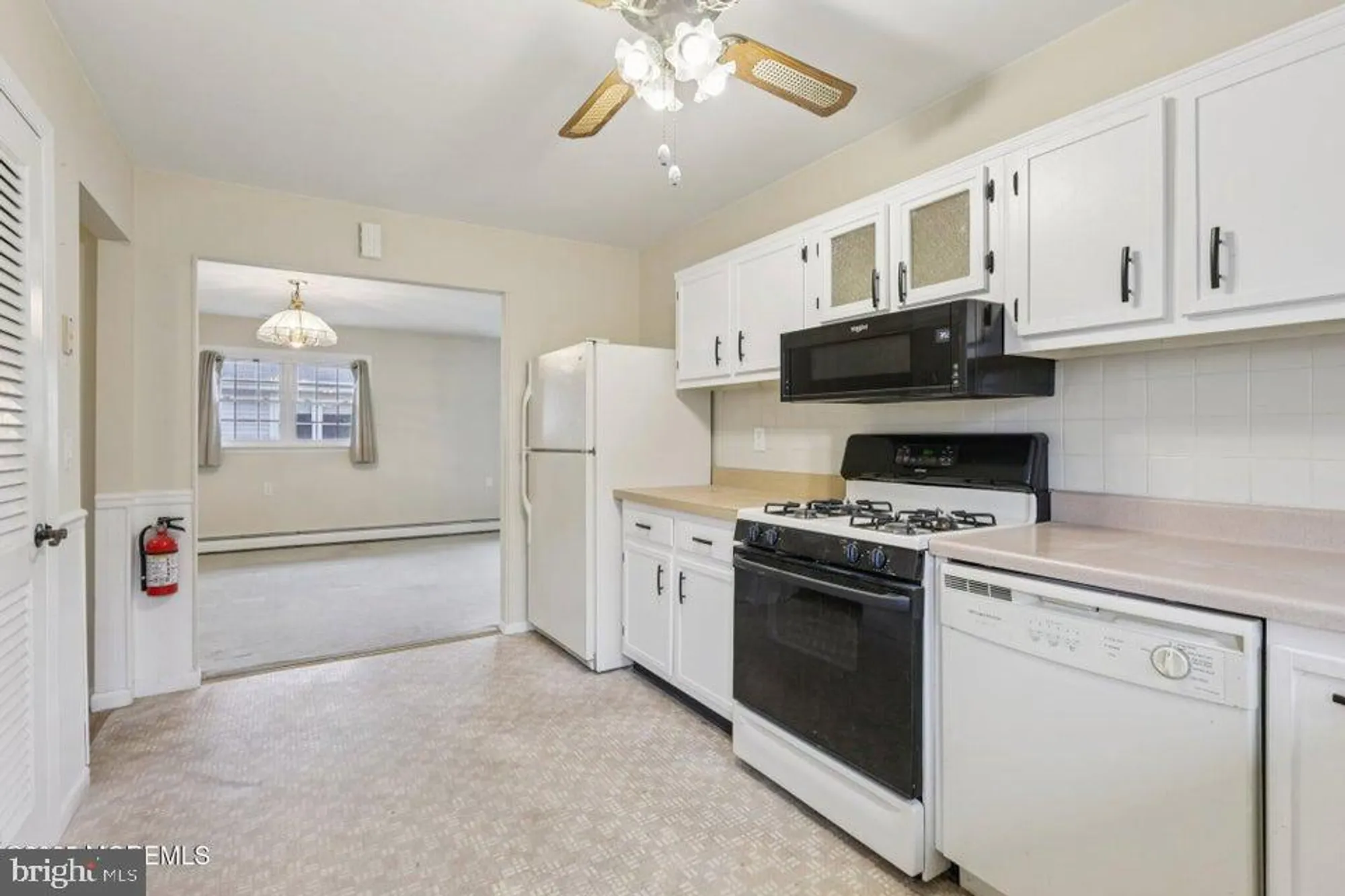 Property Slideshow image 14 of 26 | 192 charlotteville dr, Toms River, NJ, 08757