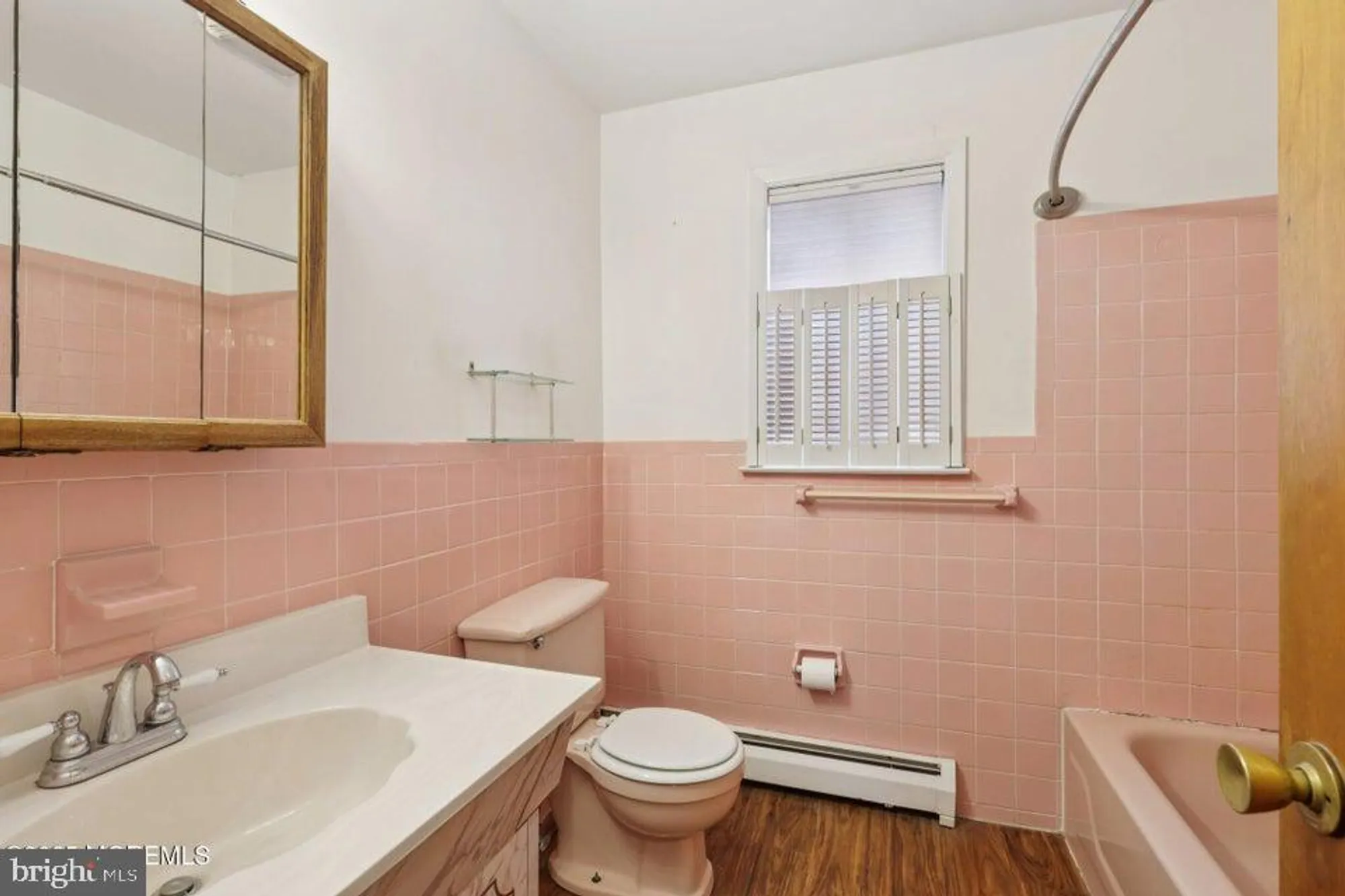 Property Slideshow image 16 of 26 | 192 charlotteville dr, Toms River, NJ, 08757
