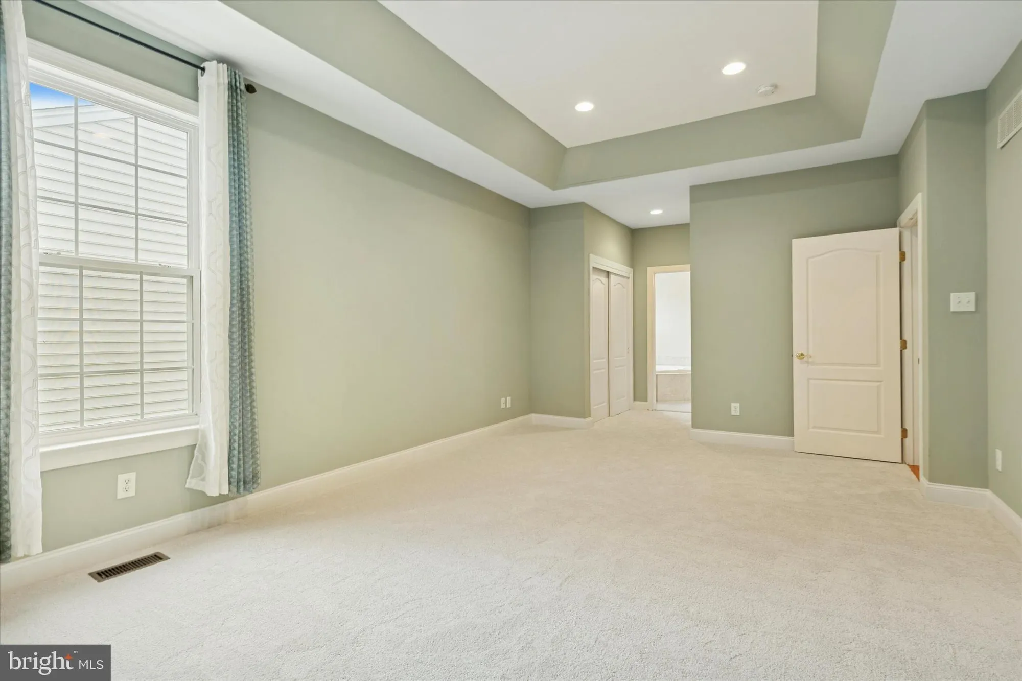 Property Slideshow image 12 of 23 | 550 hodgson cir, West Grove, PA, 19390