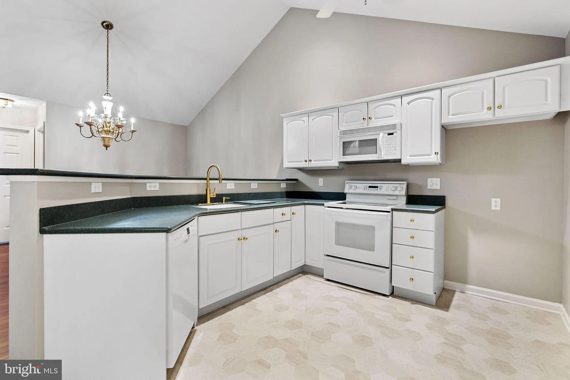 Property Slideshow image 22 of 35 | 51 cambridge ct, Souderton, PA, 18964