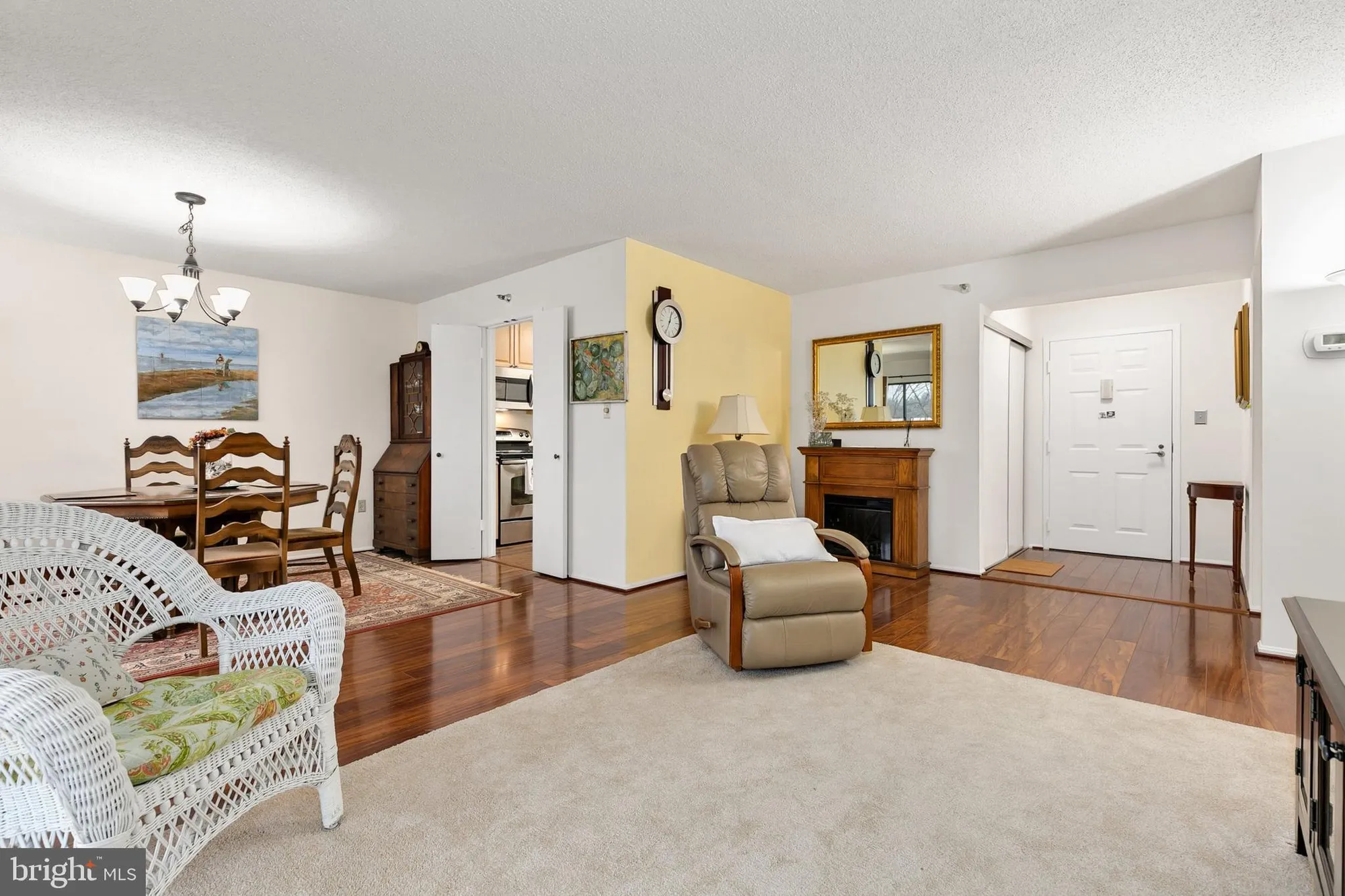 Property Slideshow image 4 of 44 | 15101 interlachen dr 1-416, Silver Spring, MD, 20906