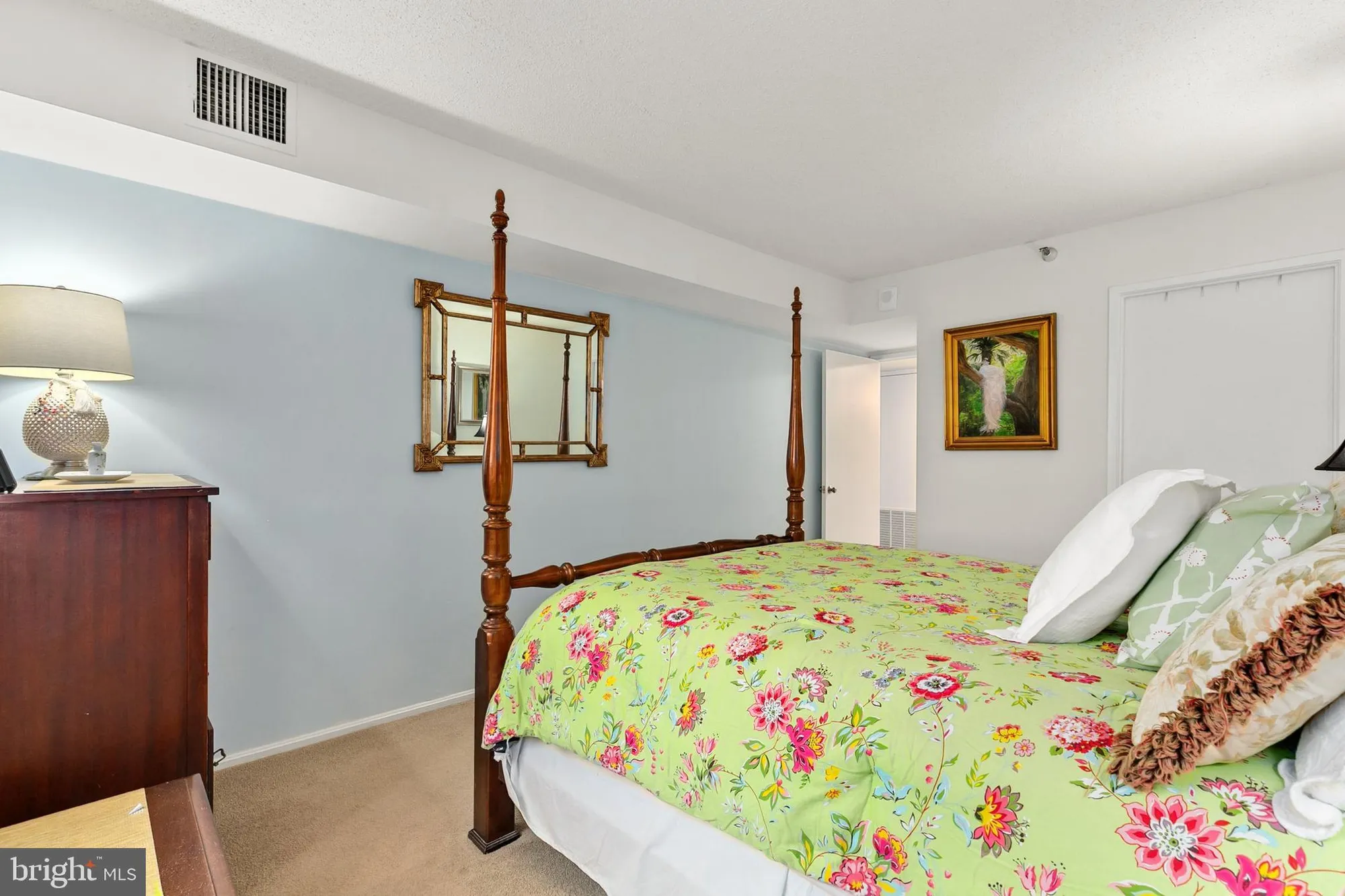 Property Slideshow image 17 of 44 | 15101 interlachen dr 1-416, Silver Spring, MD, 20906