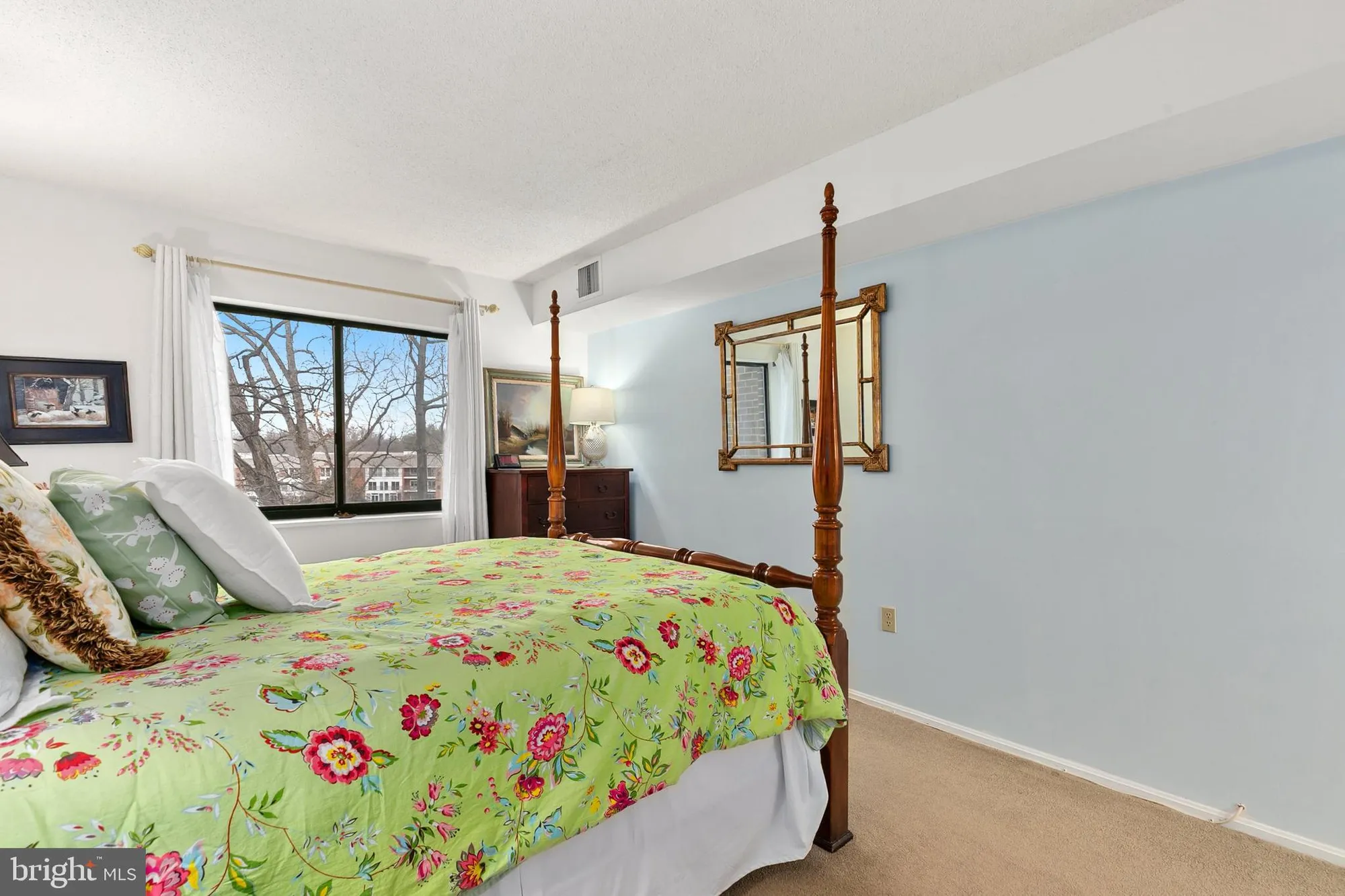Property Slideshow image 15 of 44 | 15101 interlachen dr 1-416, Silver Spring, MD, 20906