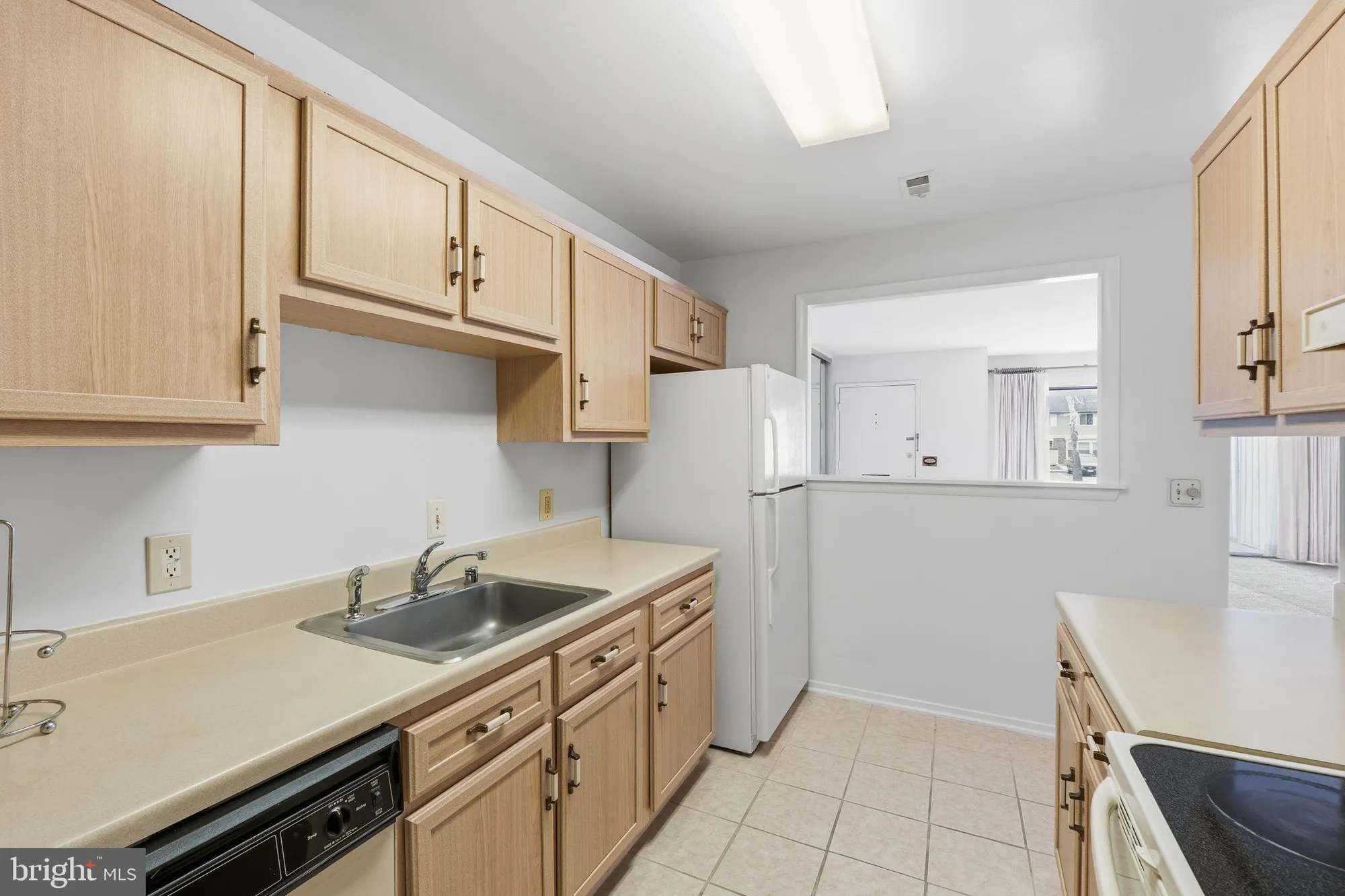 Property Slideshow image 9 of 32 | 3103 beckenham ct # 252-d, Silver Spring, MD, 20906