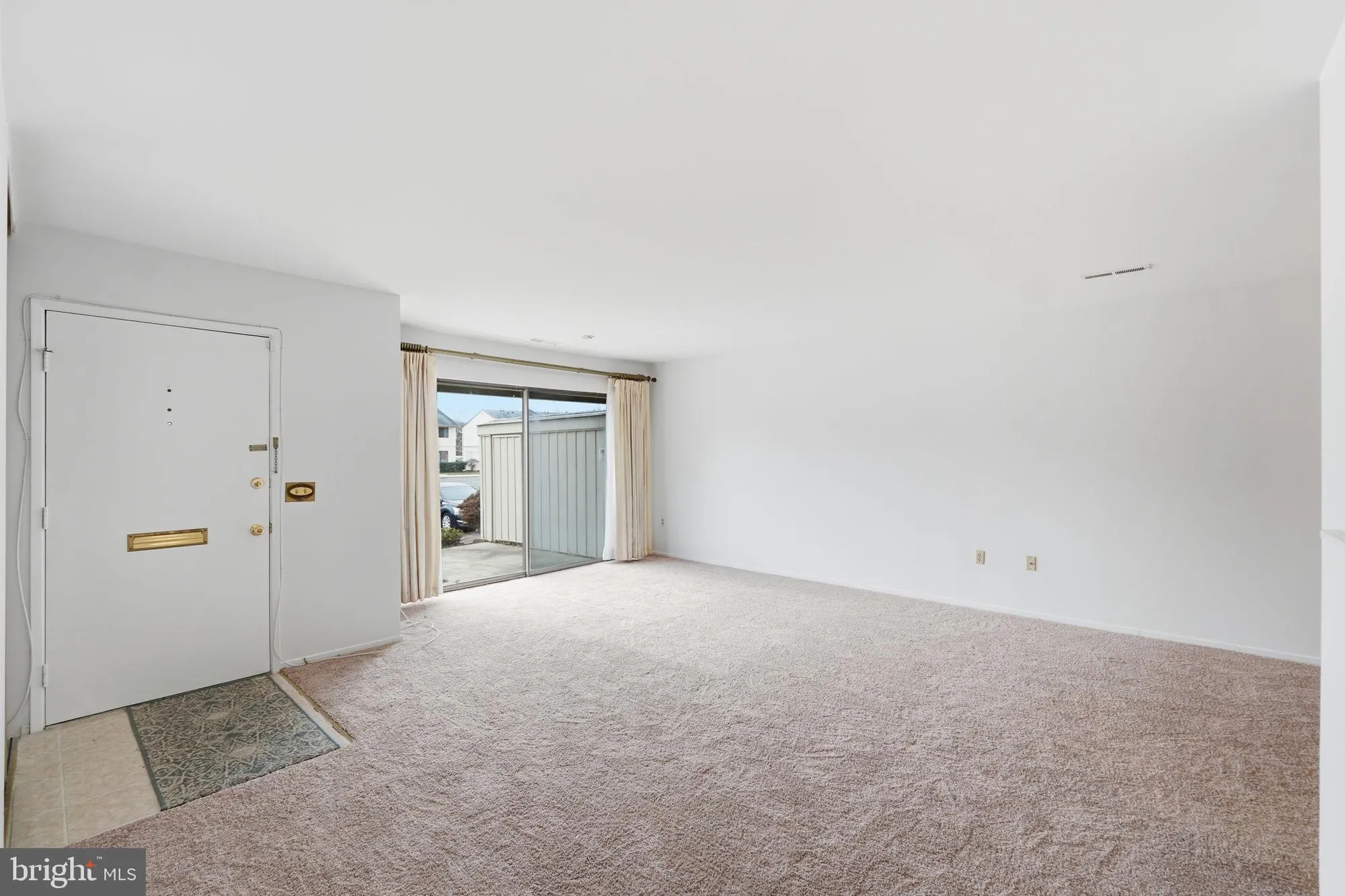 Property Slideshow image 2 of 32 | 3103 beckenham ct # 252-d, Silver Spring, MD, 20906