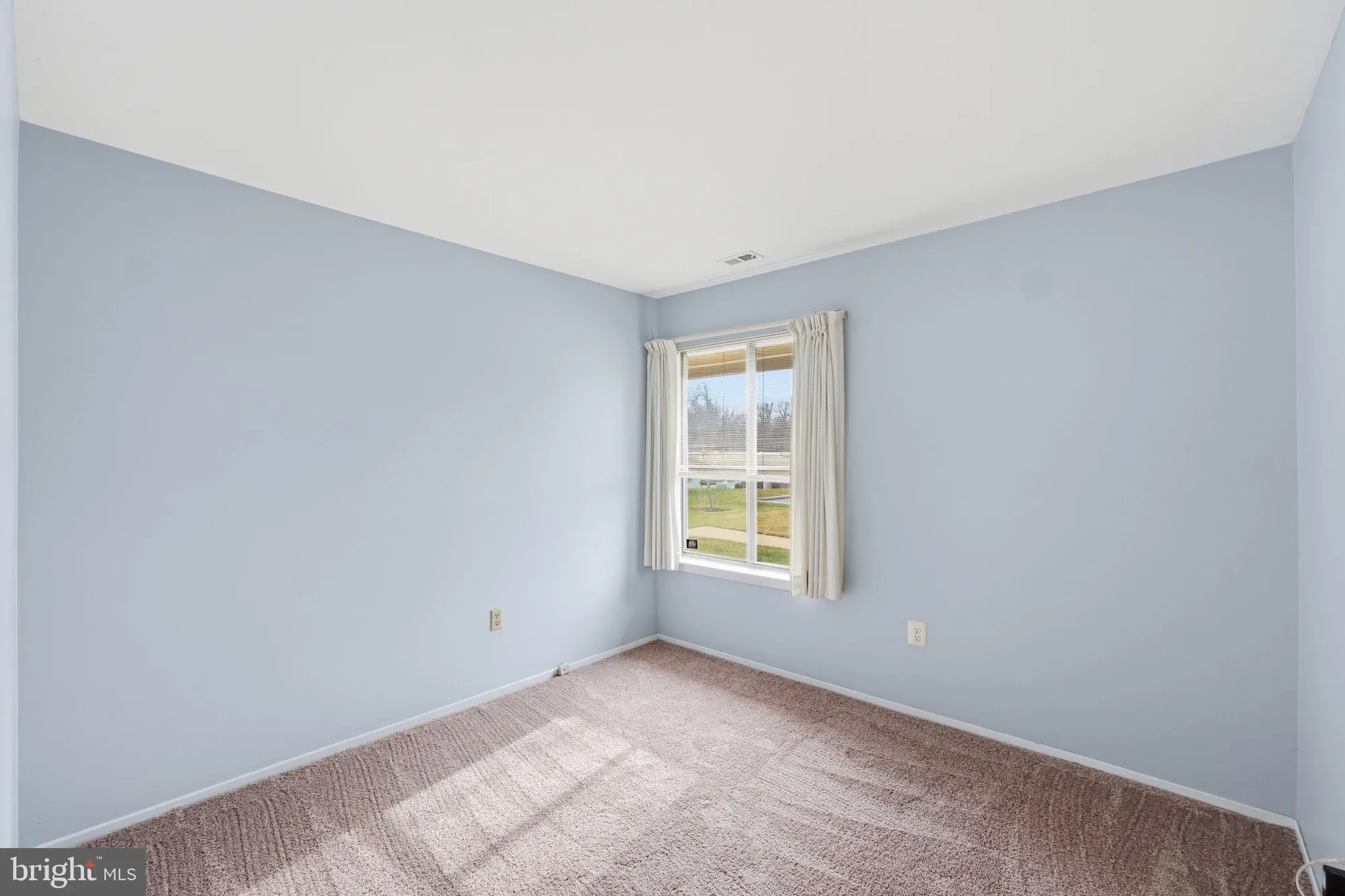 Property Slideshow image 16 of 32 | 3103 beckenham ct # 252-d, Silver Spring, MD, 20906