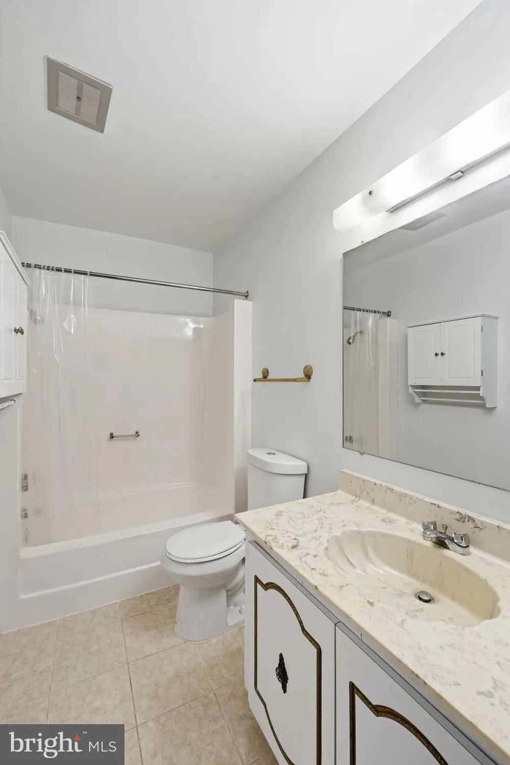 Property Slideshow image 28 of 32 | 3103 beckenham ct # 252-d, Silver Spring, MD, 20906