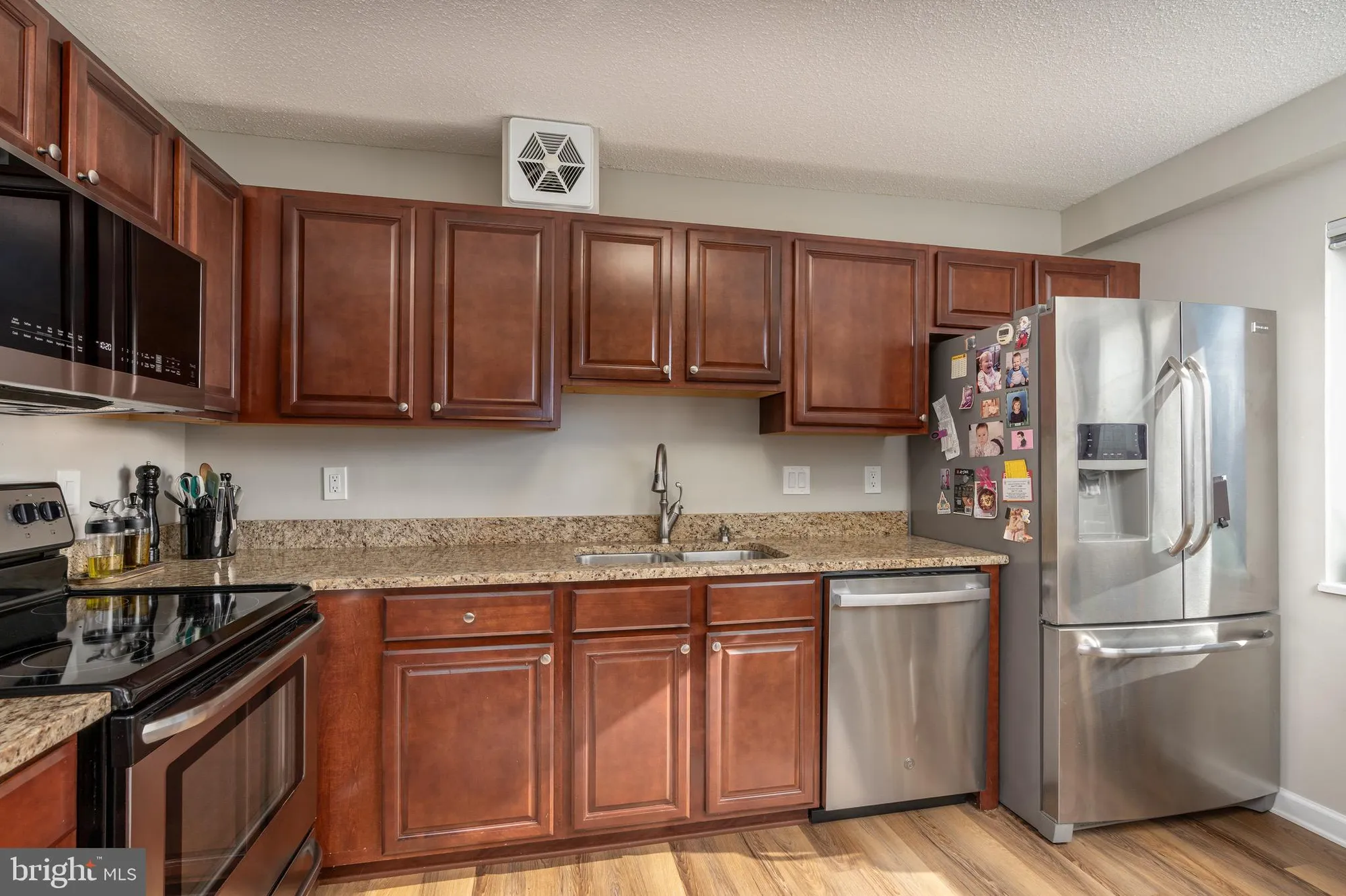 Property Slideshow image 8 of 37 | 15101 interlachen dr 1-612, Silver Spring, MD, 20906
