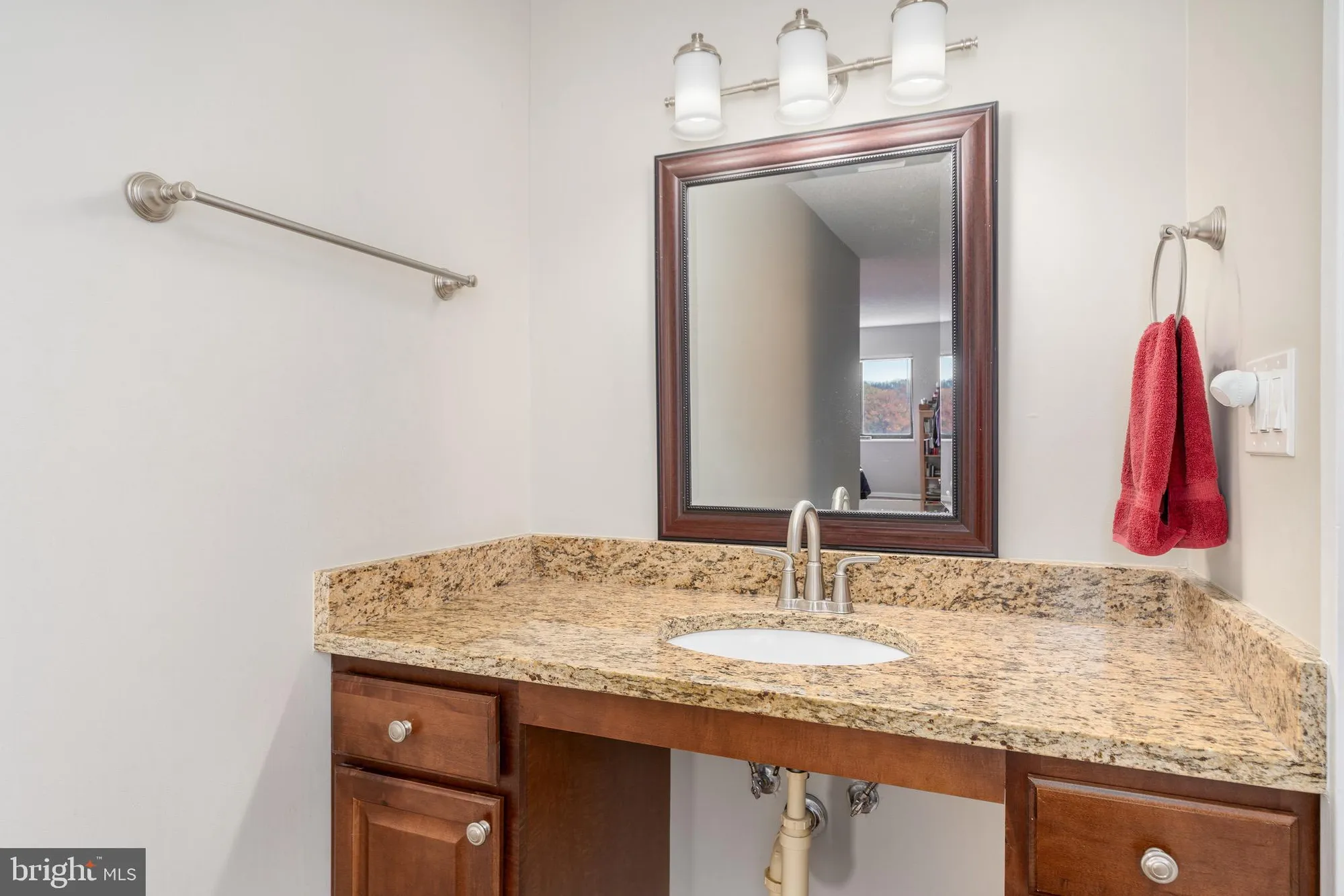 Property Slideshow image 28 of 37 | 15101 interlachen dr 1-612, Silver Spring, MD, 20906