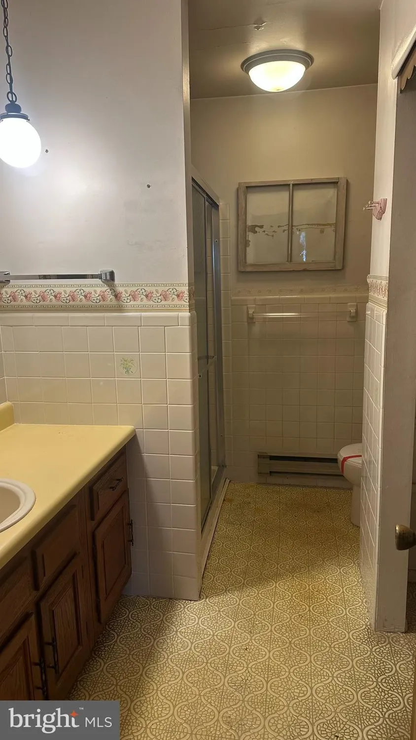 Property Slideshow image 13 of 14 | 5 pembroke la a a, Whiting, NJ, 08759