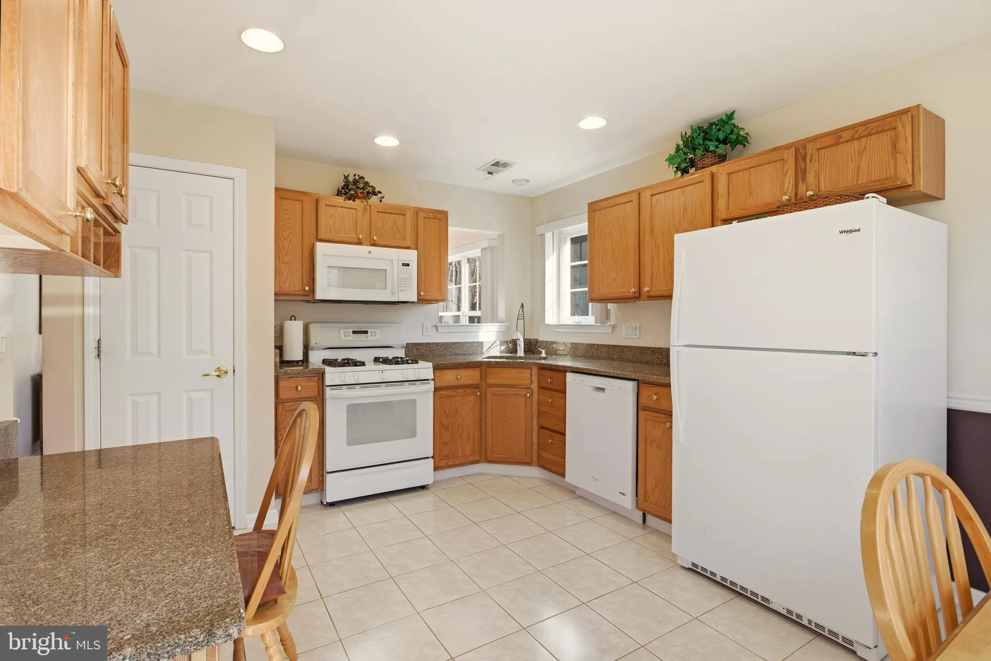 Property Slideshow image 9 of 31 | 11 schoolhouse ln, Lakewood, NJ, 08701