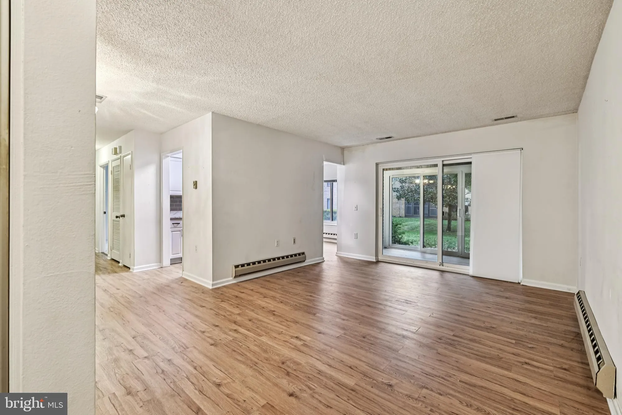 Property Slideshow image 8 of 28 | 15310 pine orchard dr # 84-1b, Silver Spring, MD, 20906