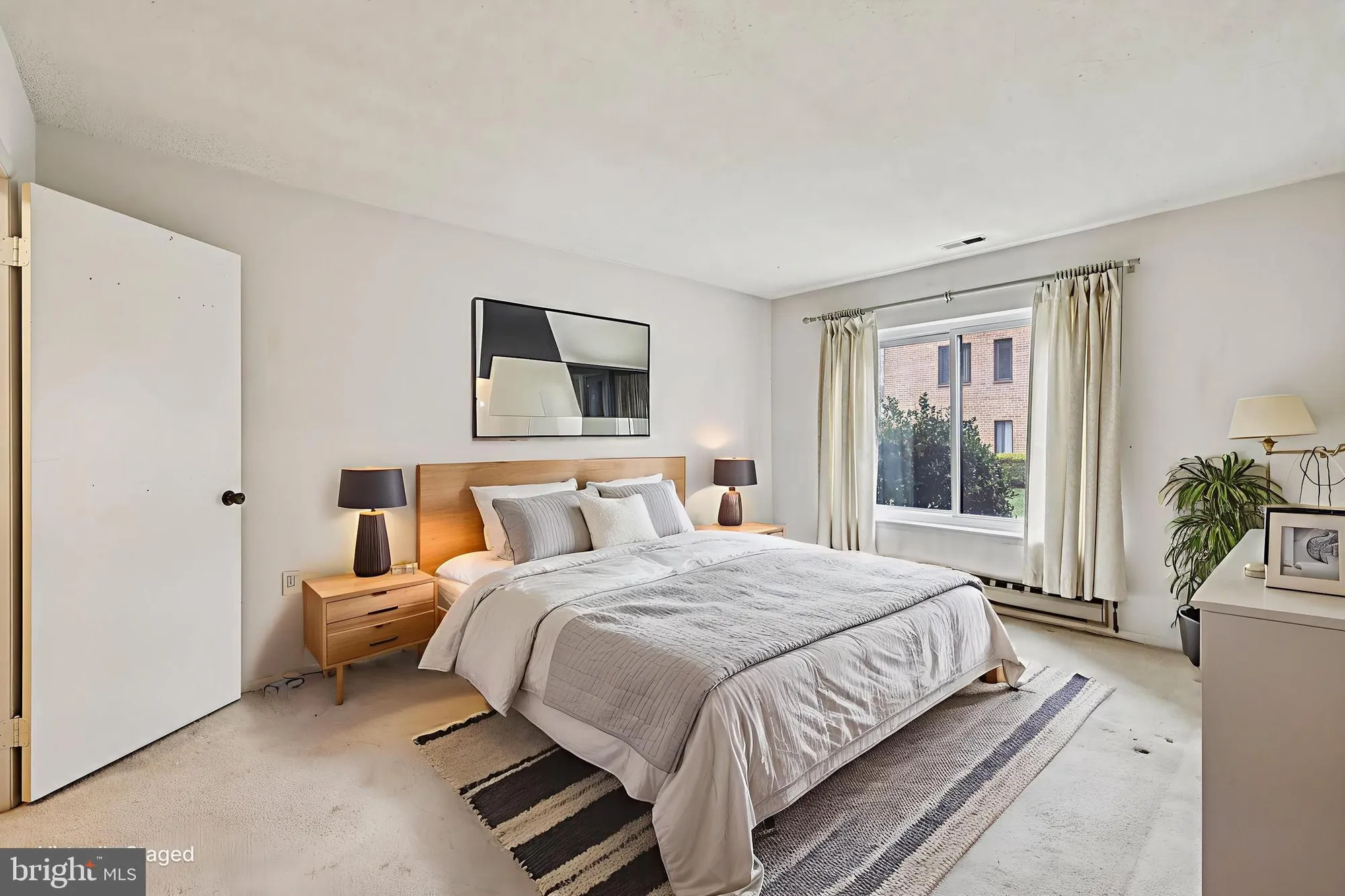 Property Slideshow image 14 of 28 | 15310 pine orchard dr # 84-1b, Silver Spring, MD, 20906