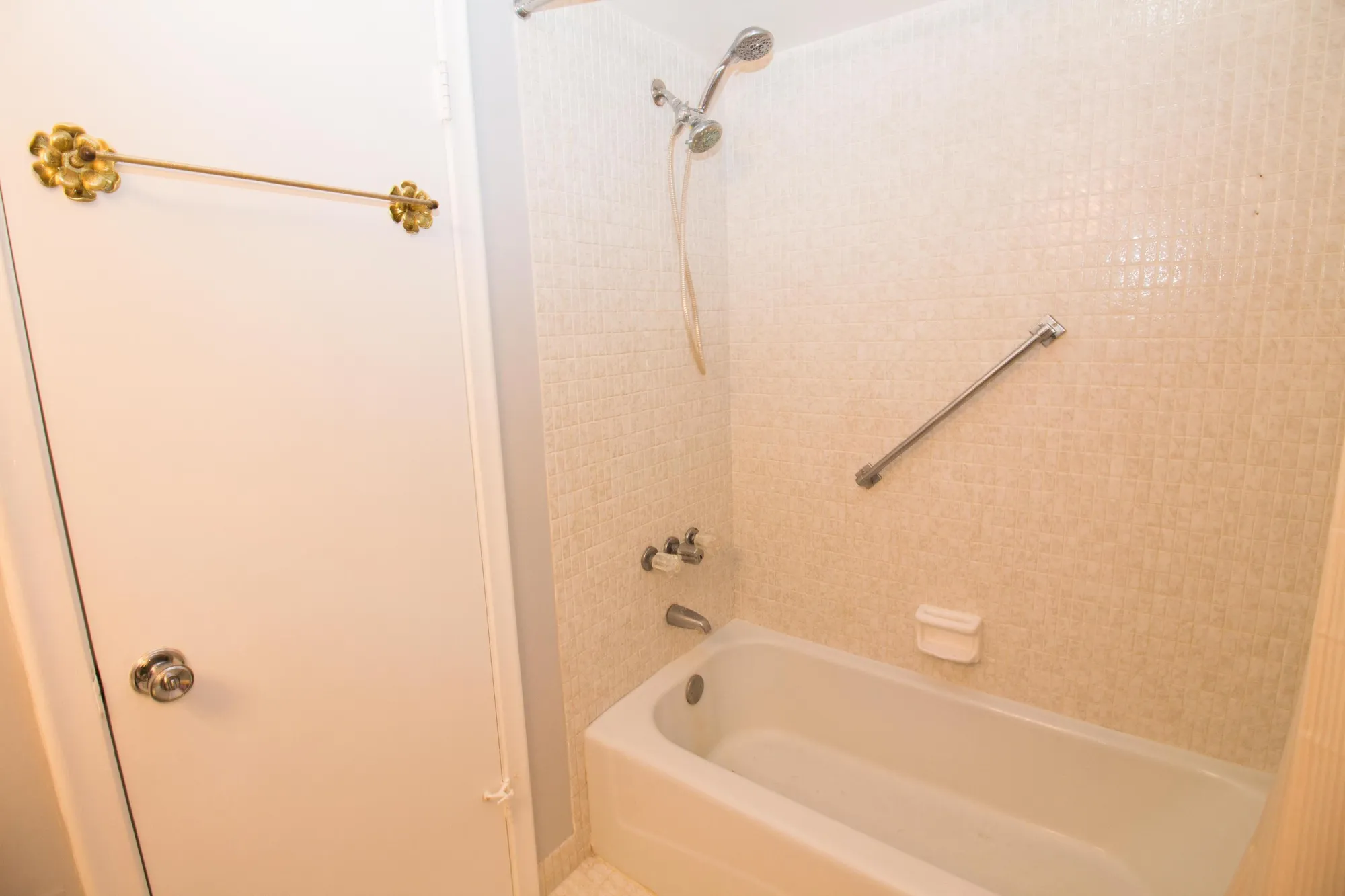 Property Slideshow image 7 of 10 | 19 colonial club dr apt 204, Boynton Beach, FL, 33435