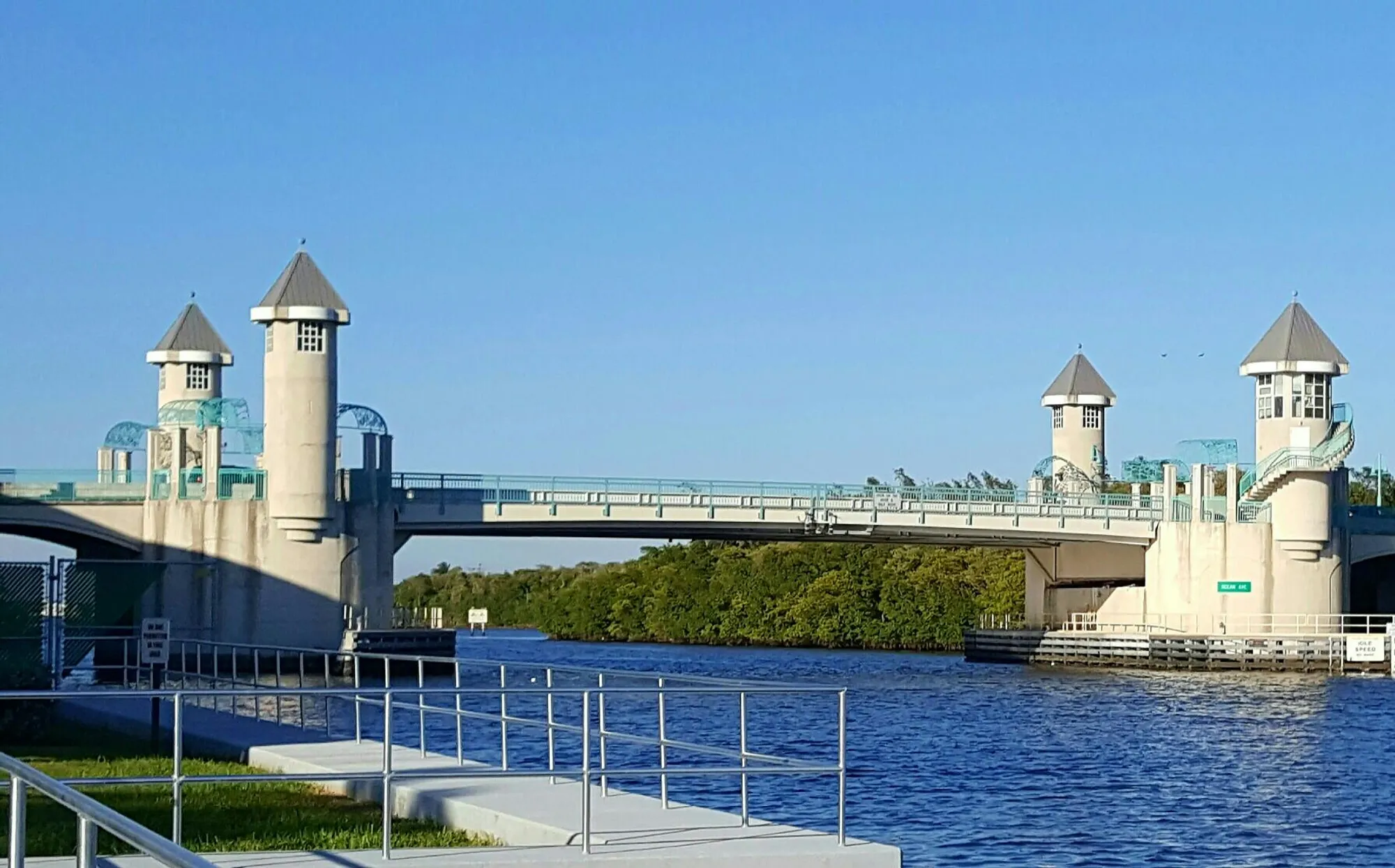 Property Slideshow image 2 of 42 | 350 horizons e unit e 206, Boynton Beach, FL, 33435