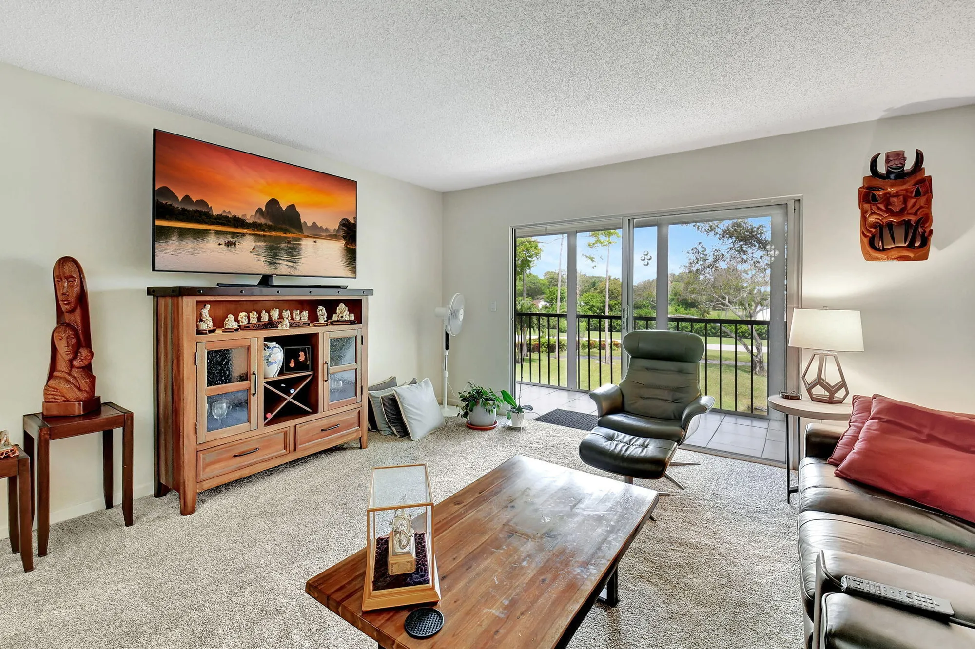 Property Slideshow image 8 of 22 | 7185 huntington ln apt 301, Delray Beach, FL, 33446