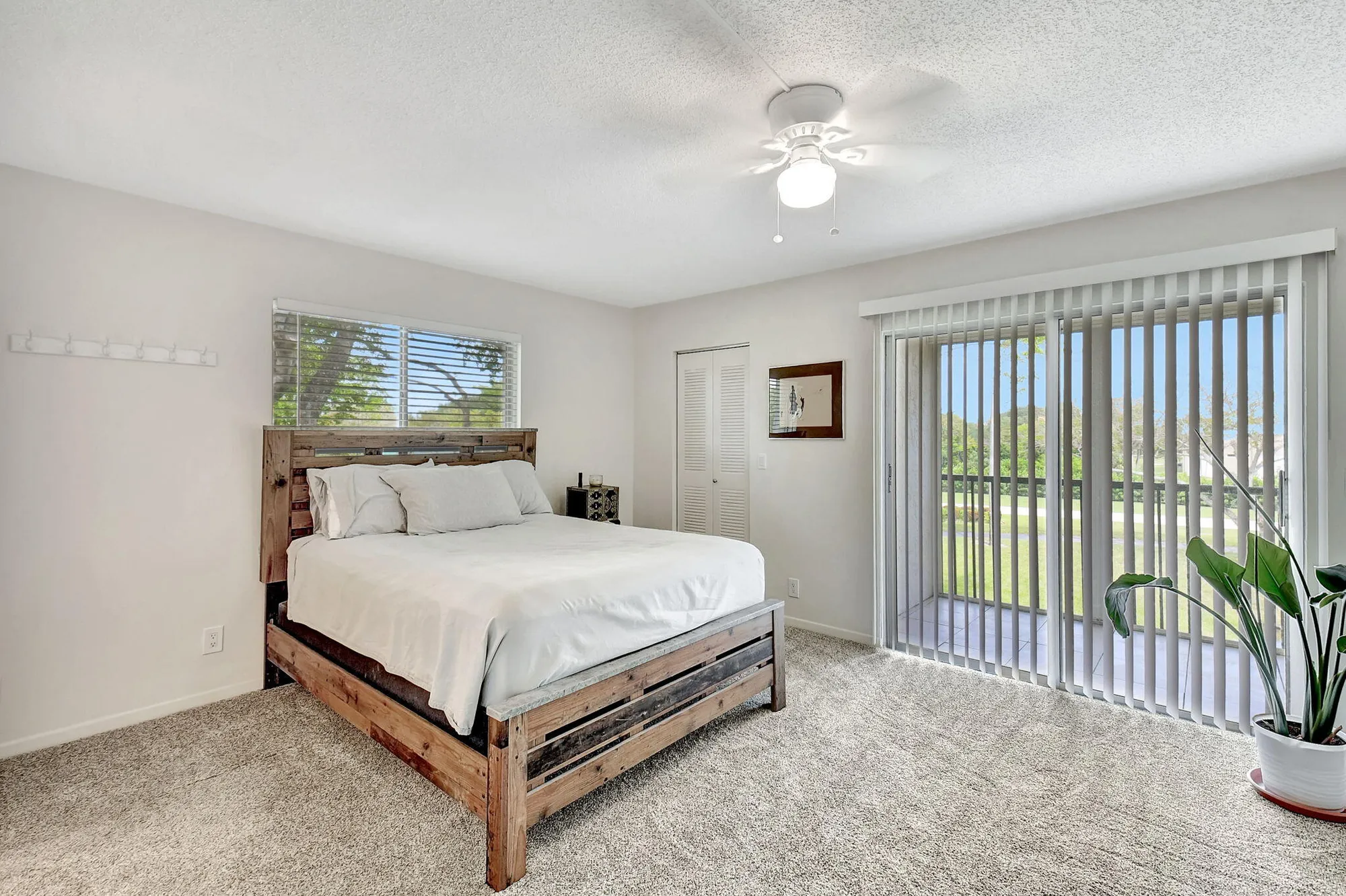 Property Slideshow image 4 of 22 | 7185 huntington ln apt 301, Delray Beach, FL, 33446