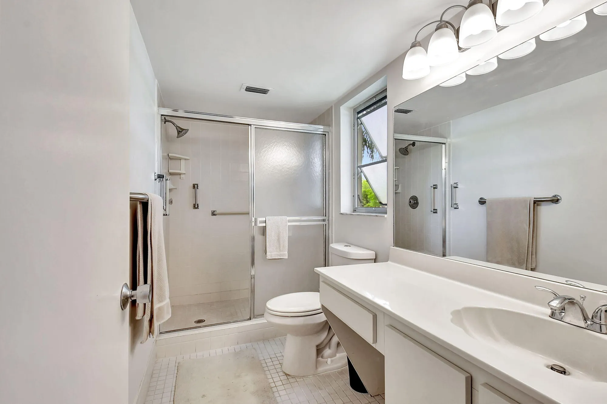 Property Slideshow image 10 of 22 | 7185 huntington ln apt 301, Delray Beach, FL, 33446
