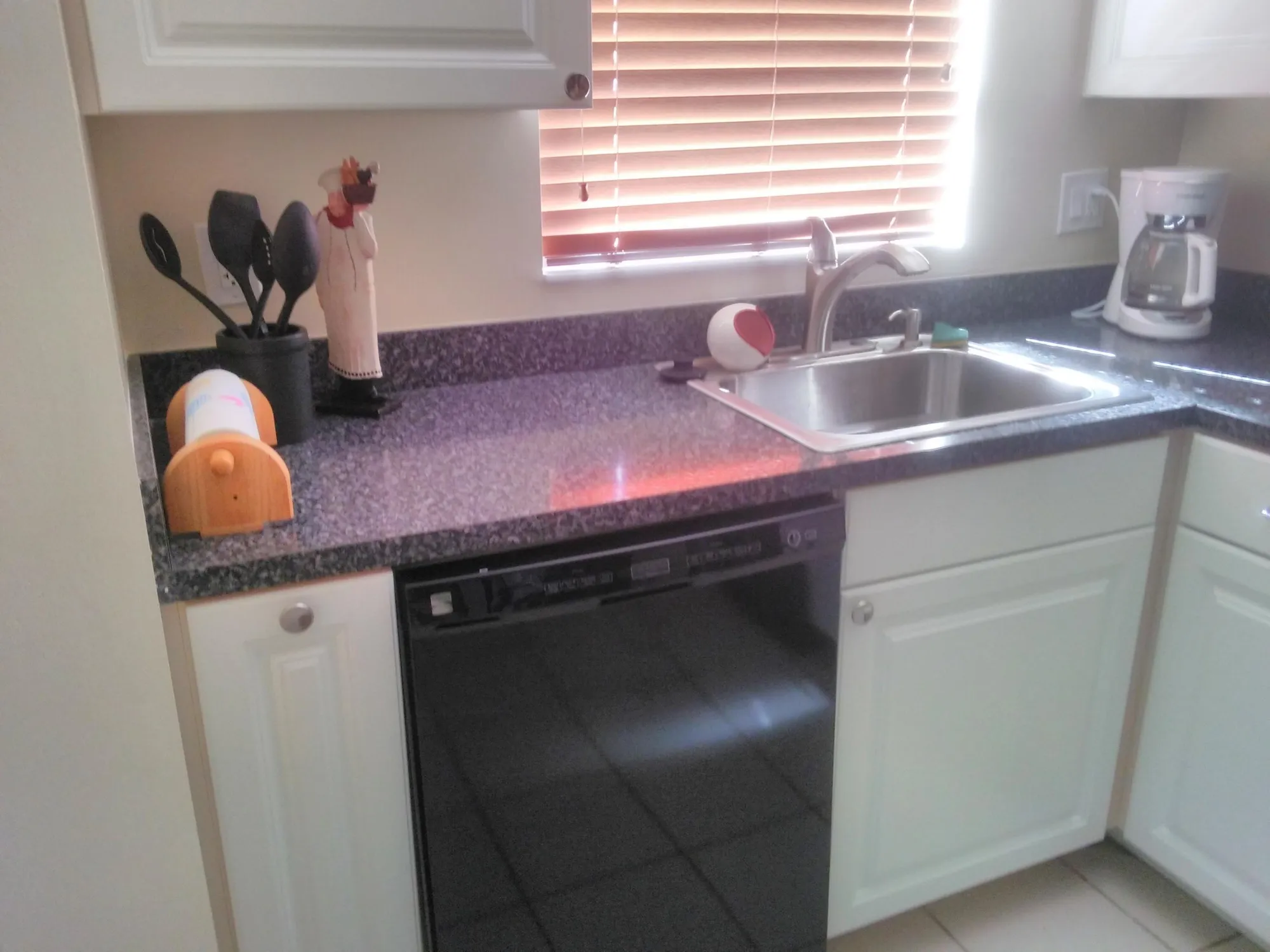 Property Slideshow image 7 of 22 | 3465 via poinciana 806, Lake Worth, FL, 33467