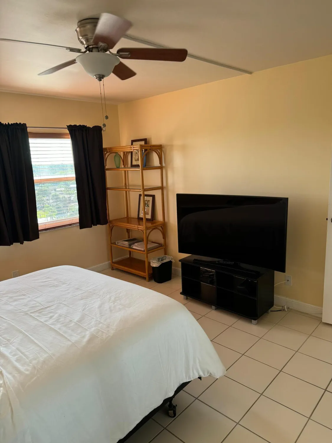 Property Slideshow image 15 of 22 | 3465 via poinciana 806, Lake Worth, FL, 33467