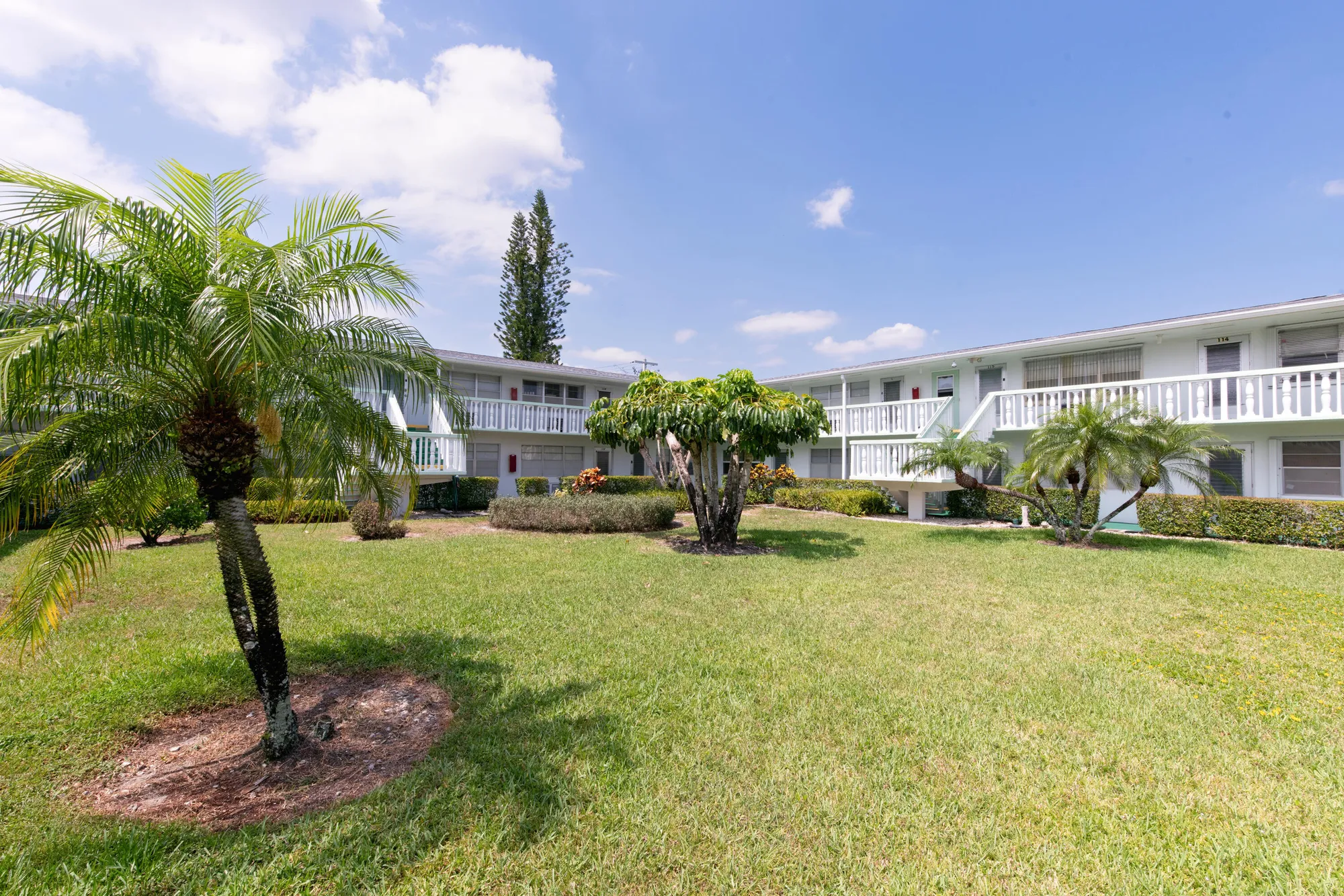 Property Slideshow image 17 of 23 | 118 kingswood f # 118, West Palm Beach, FL, 33417