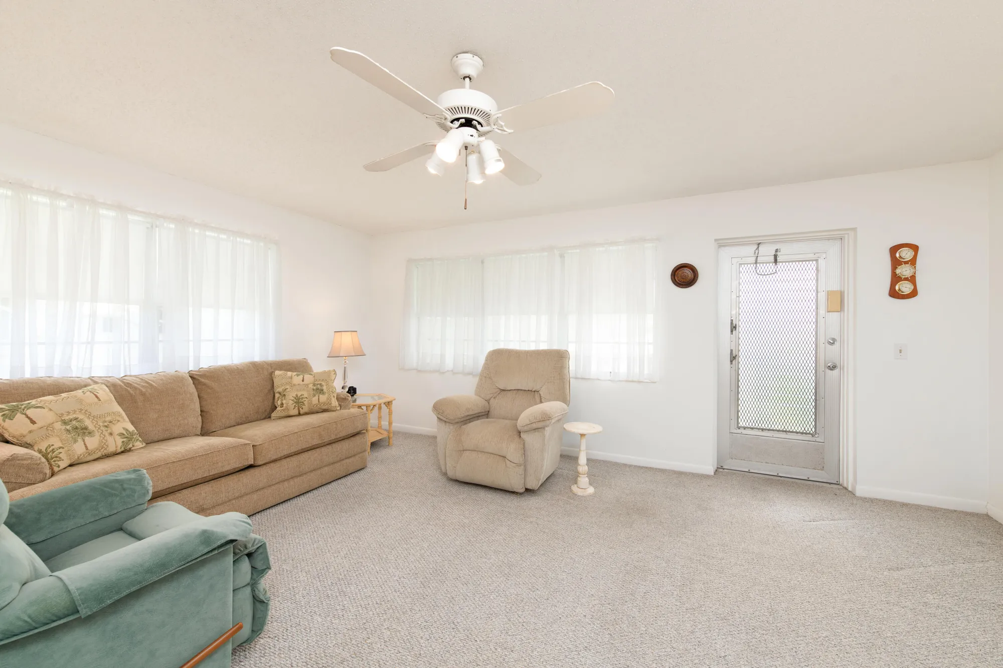 Property Slideshow image 4 of 23 | 118 kingswood f # 118, West Palm Beach, FL, 33417