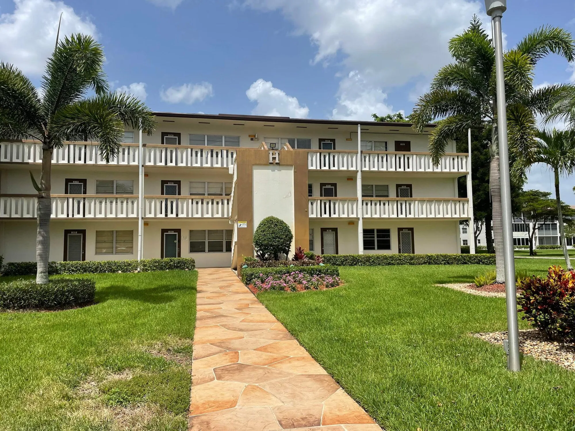 Property Slideshow image 1 of 10 | 318 mansfield h, Boca Raton, FL, 33434