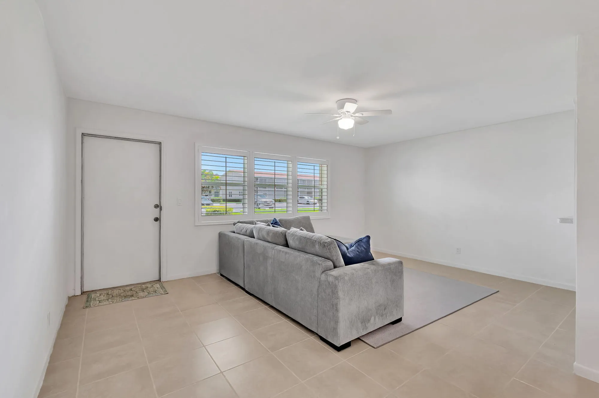 Property Slideshow image 6 of 42 | 740 horizons 105, Boynton Beach, FL, 33435