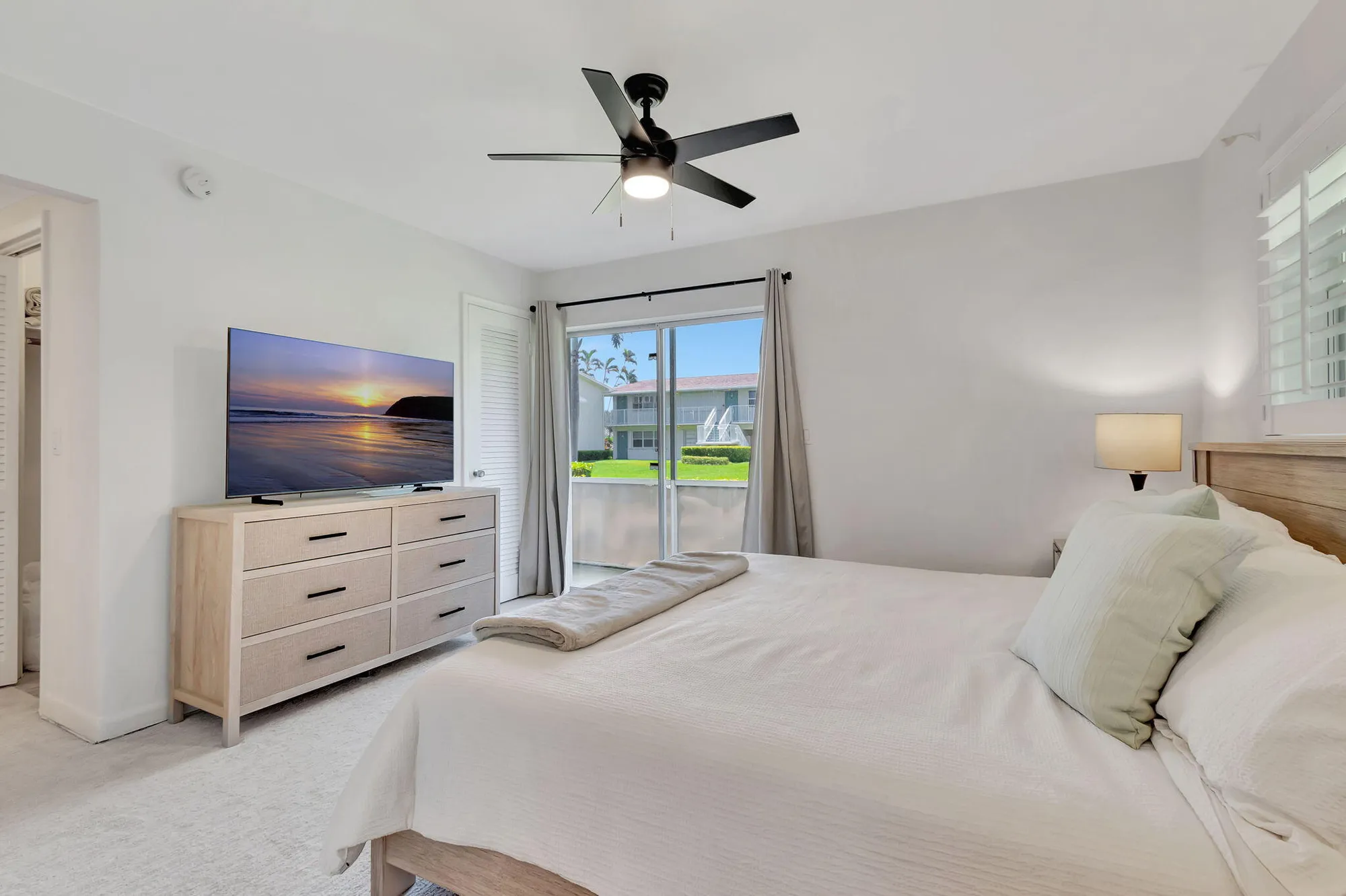 Property Slideshow image 12 of 42 | 740 horizons 105, Boynton Beach, FL, 33435