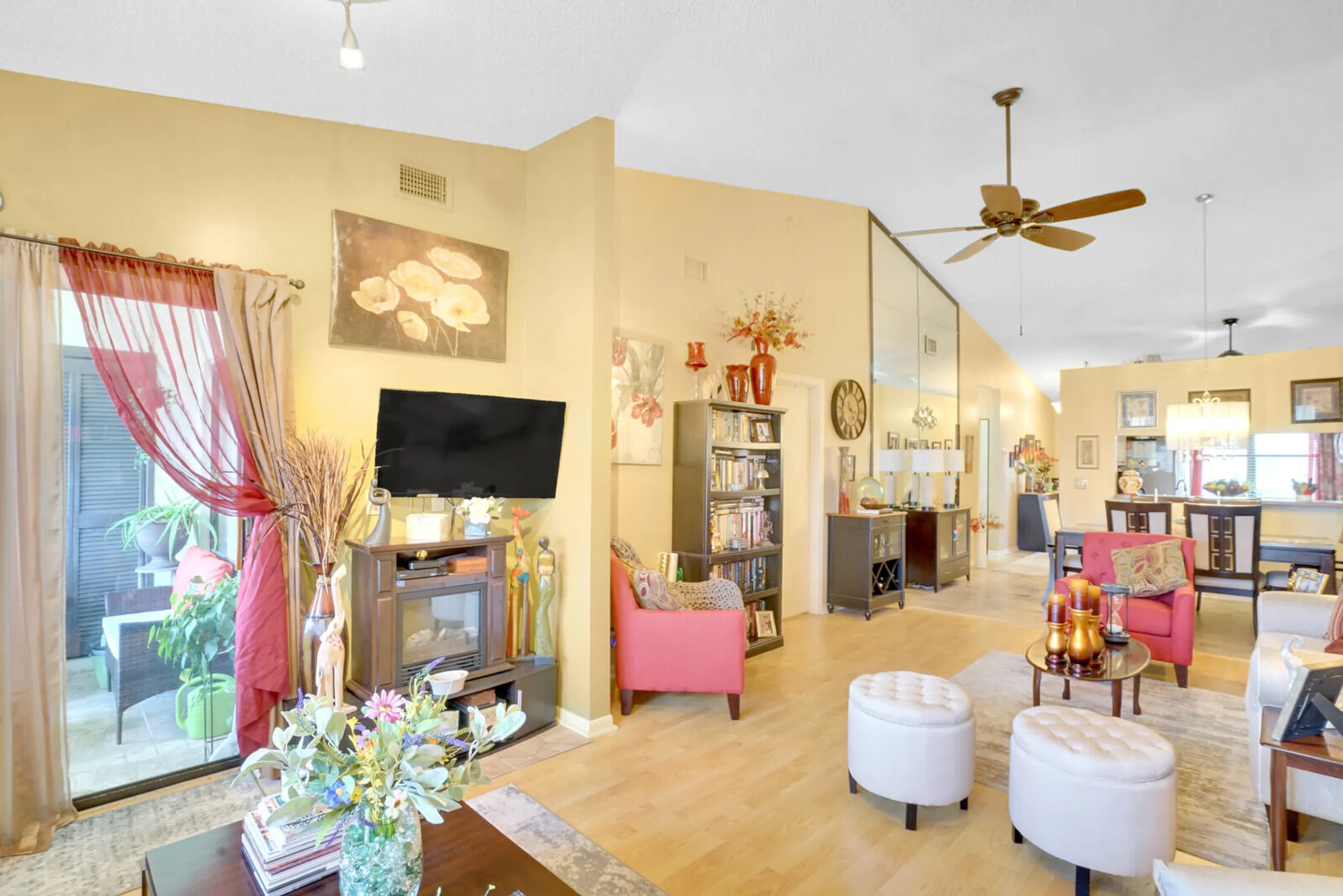 Property Slideshow image 10 of 35 | 7593 tahiti ln apt 202, Lake Worth, FL, 33467