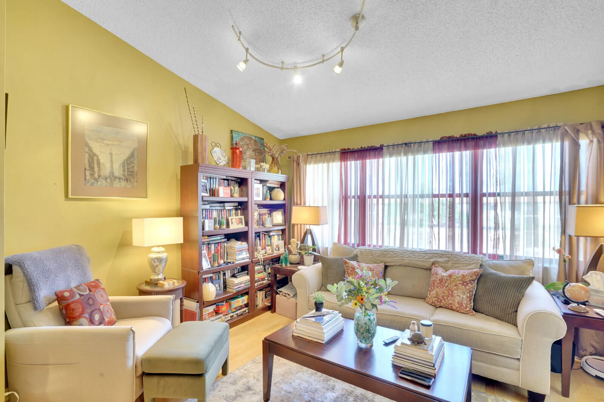 Property Slideshow image 11 of 35 | 7593 tahiti ln apt 202, Lake Worth, FL, 33467