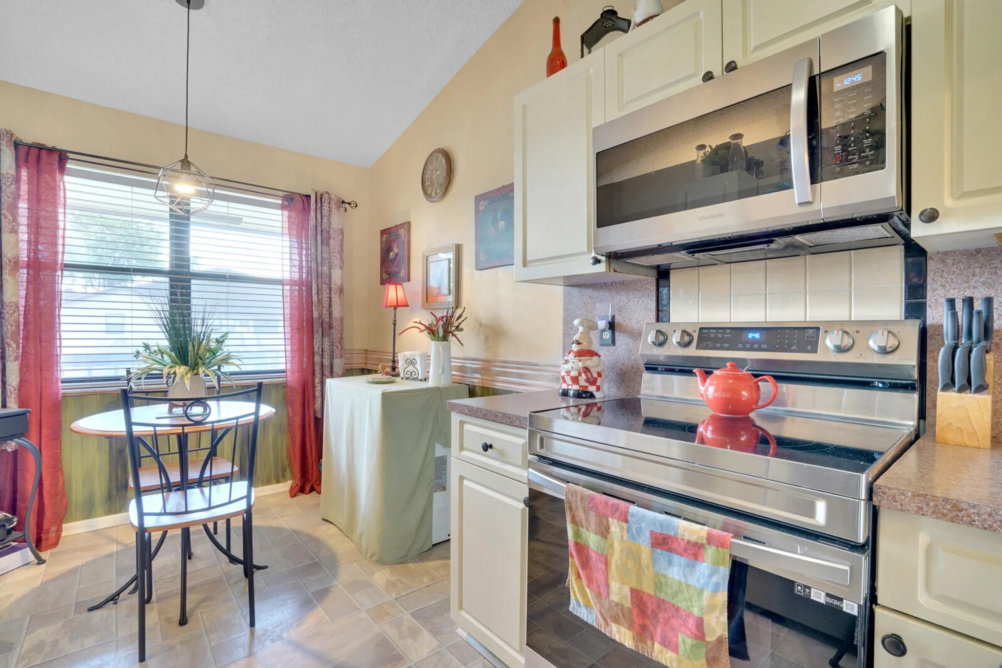Property Slideshow image 15 of 35 | 7593 tahiti ln apt 202, Lake Worth, FL, 33467