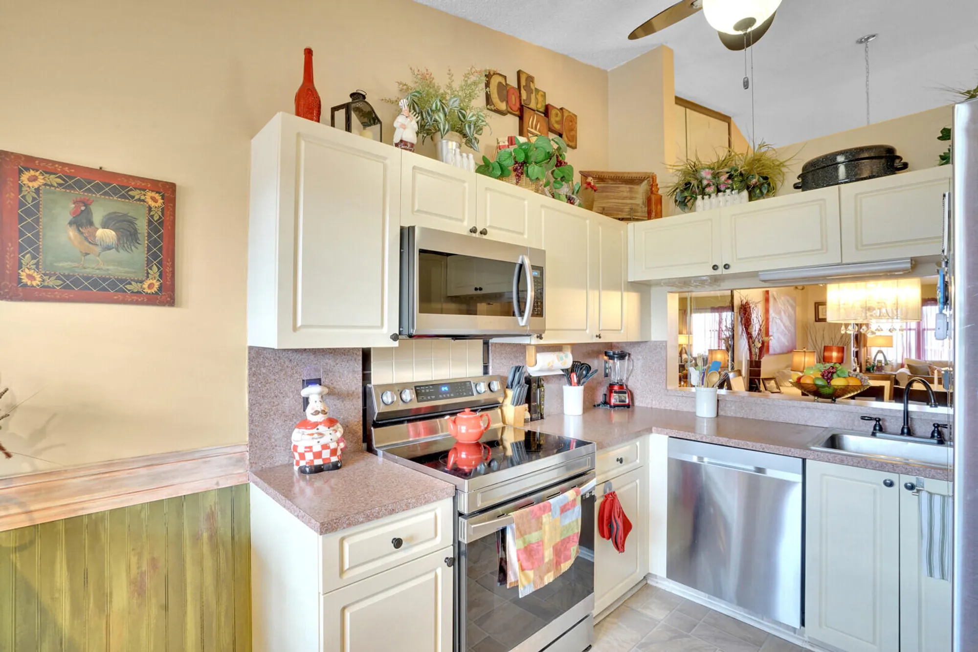 Property Slideshow image 14 of 35 | 7593 tahiti ln apt 202, Lake Worth, FL, 33467