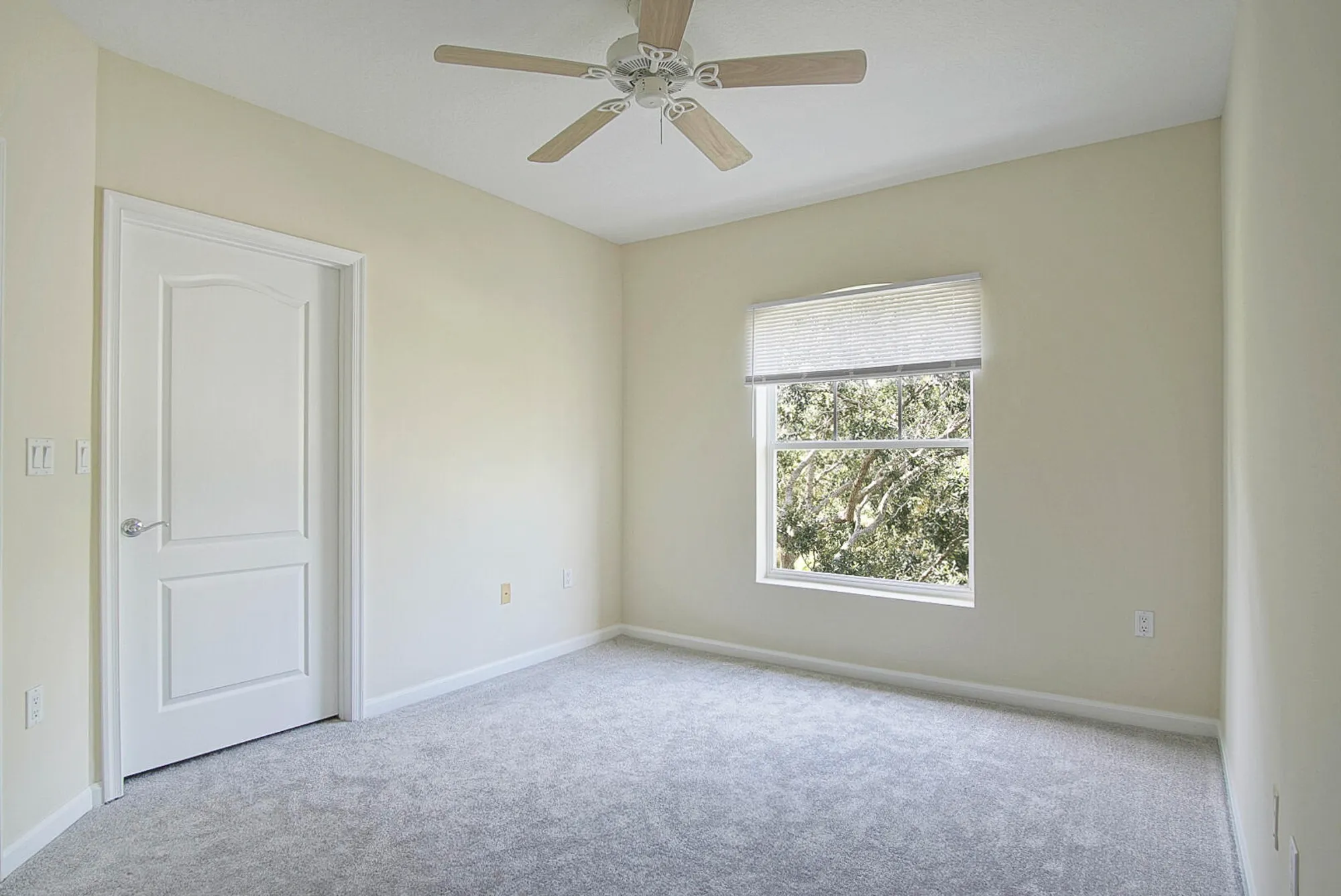 Property Slideshow image 7 of 19 | 5060 fairways cir f312, Vero Beach, FL, 32967