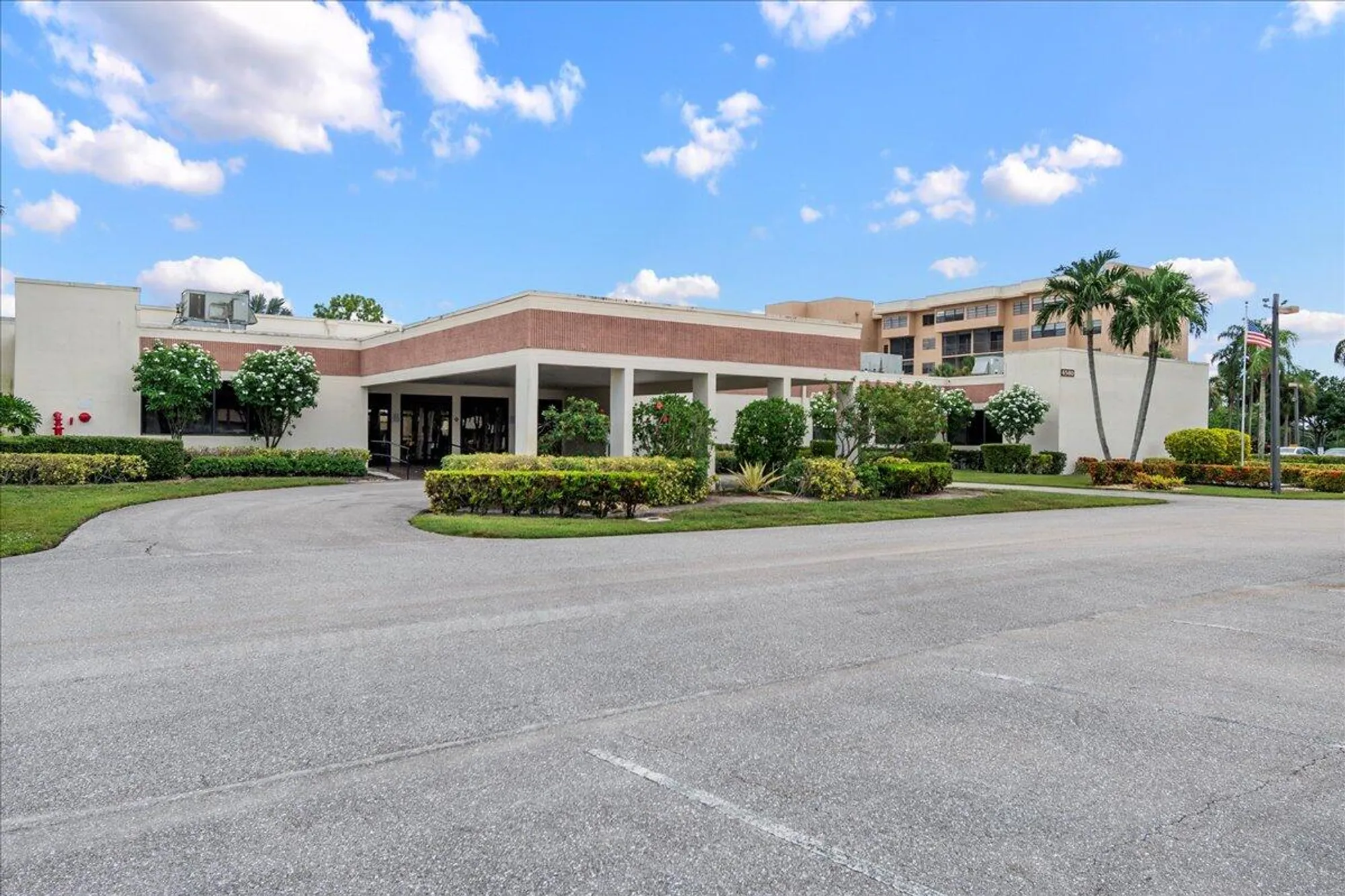 Property Slideshow image 28 of 41 | 4760 lucerne lakes blvd 105, Lake Worth, FL, 33467