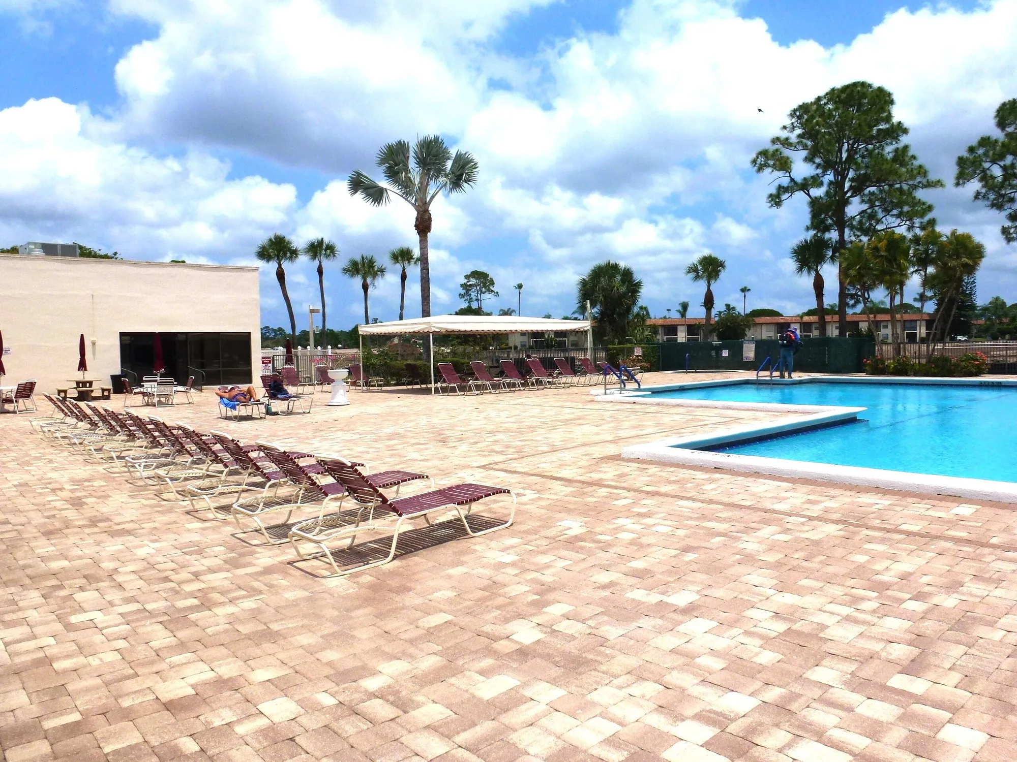 Property Slideshow image 5 of 39 | 7586 tahiti ln 201, Lake Worth, FL, 33467