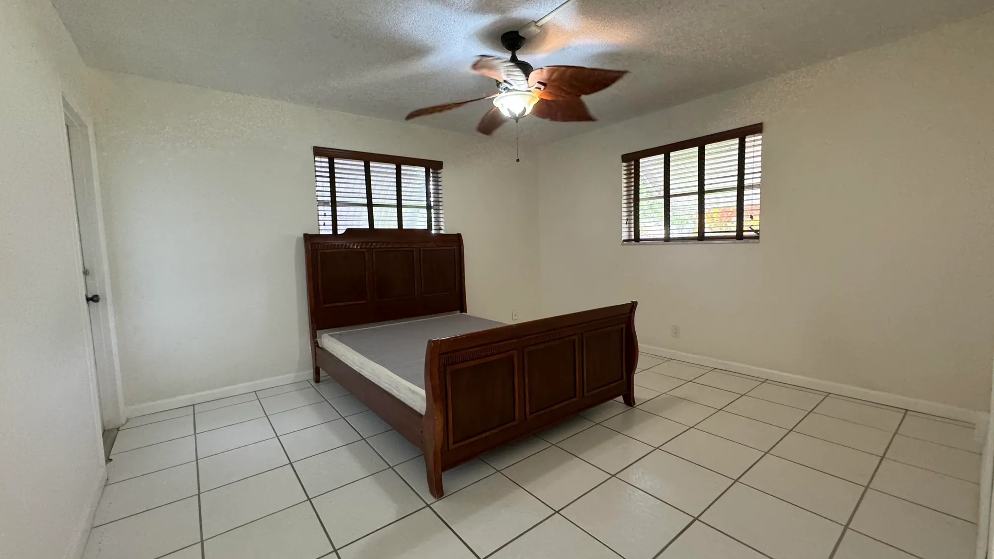 Property Slideshow image 9 of 29 | 2647 garden dr 110, Lake Worth, FL, 33461
