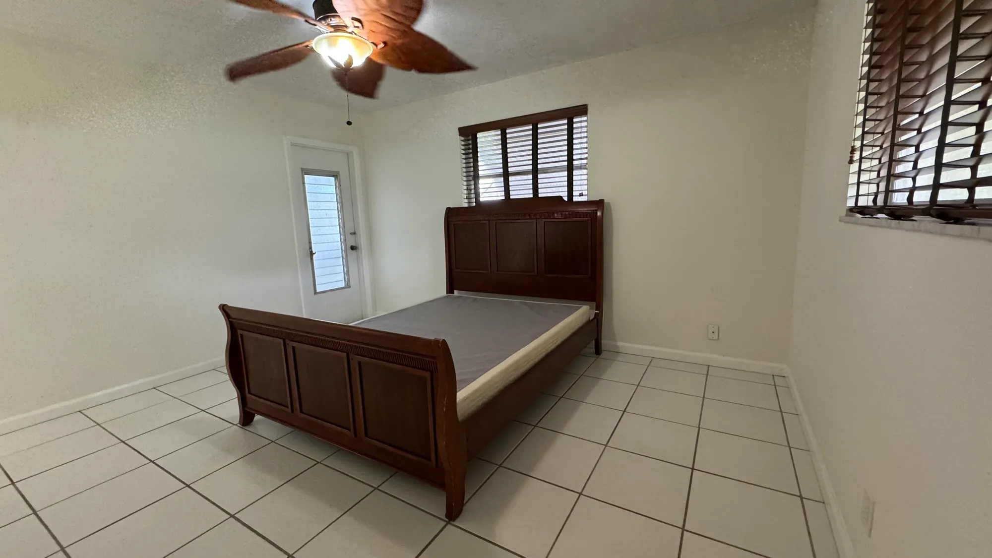 Property Slideshow image 10 of 29 | 2647 garden dr 110, Lake Worth, FL, 33461