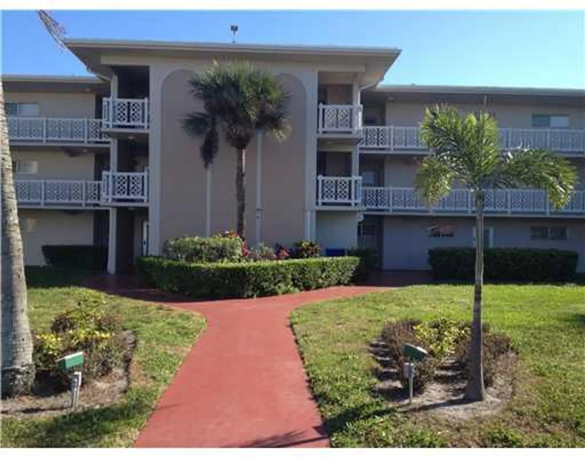 Property Slideshow image 1 of 26 | 2682 garden dr 101, Lake Worth, FL, 33461