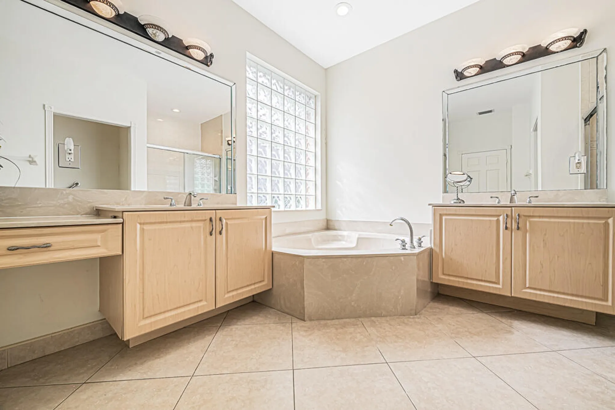 Property Slideshow image 54 of 74 | 8200 playa del sur blvd, Lake Worth, FL, 33467