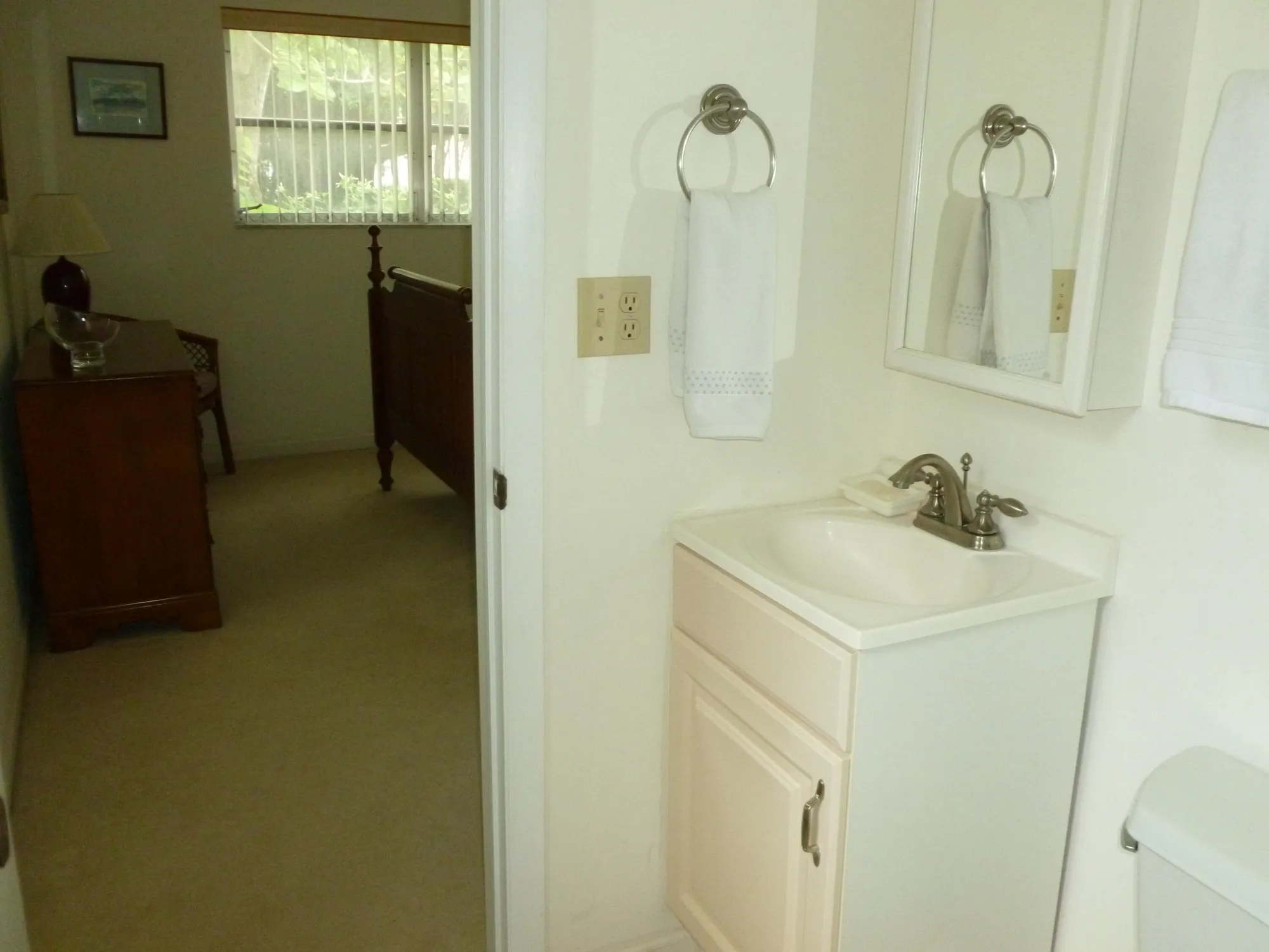 Property Slideshow image 11 of 35 | 18081 se country club dr apt 51 bldg 6, Jupiter, FL, 33469