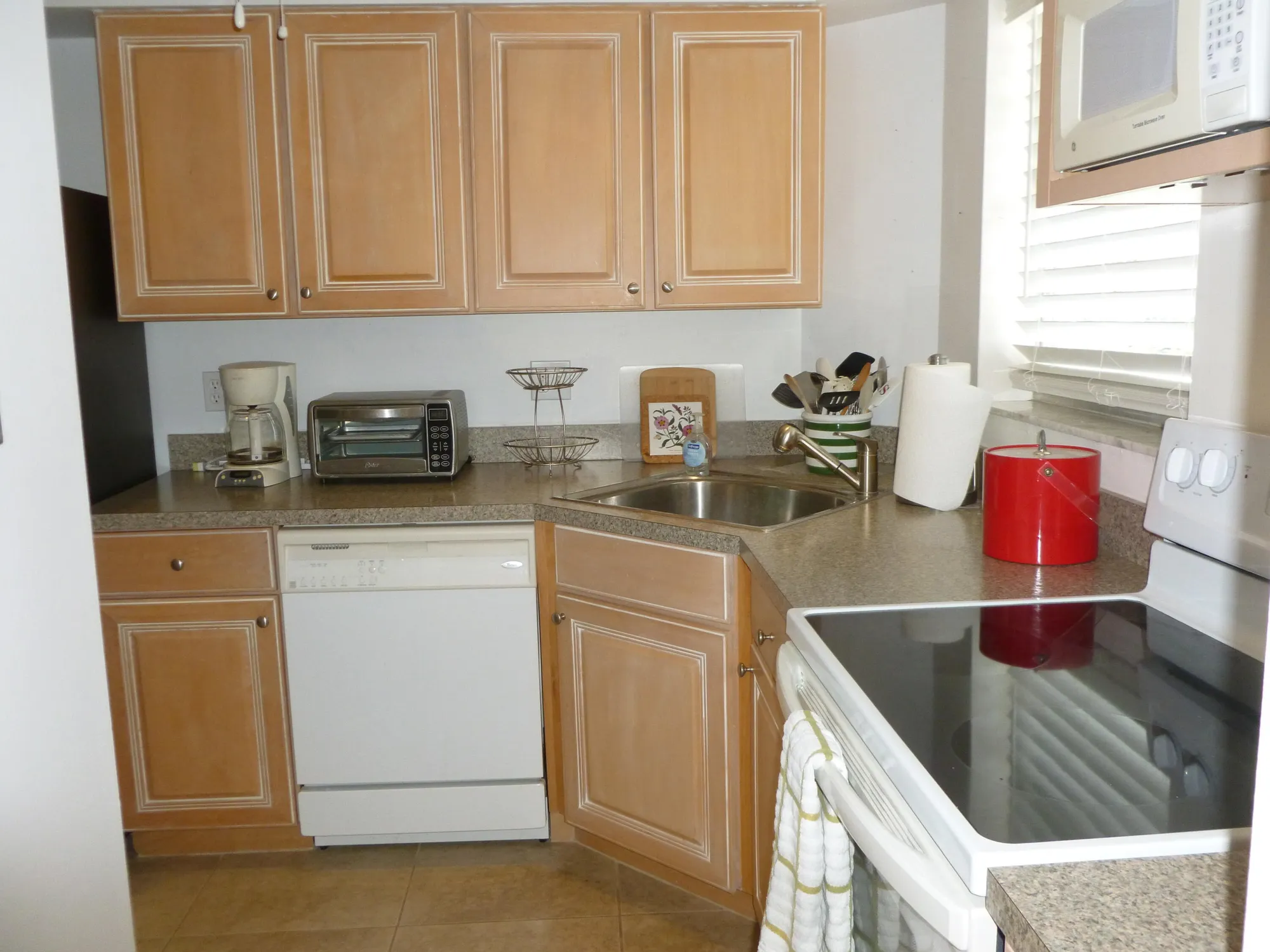 Property Slideshow image 18 of 35 | 18081 se country club dr apt 51 bldg 6, Jupiter, FL, 33469