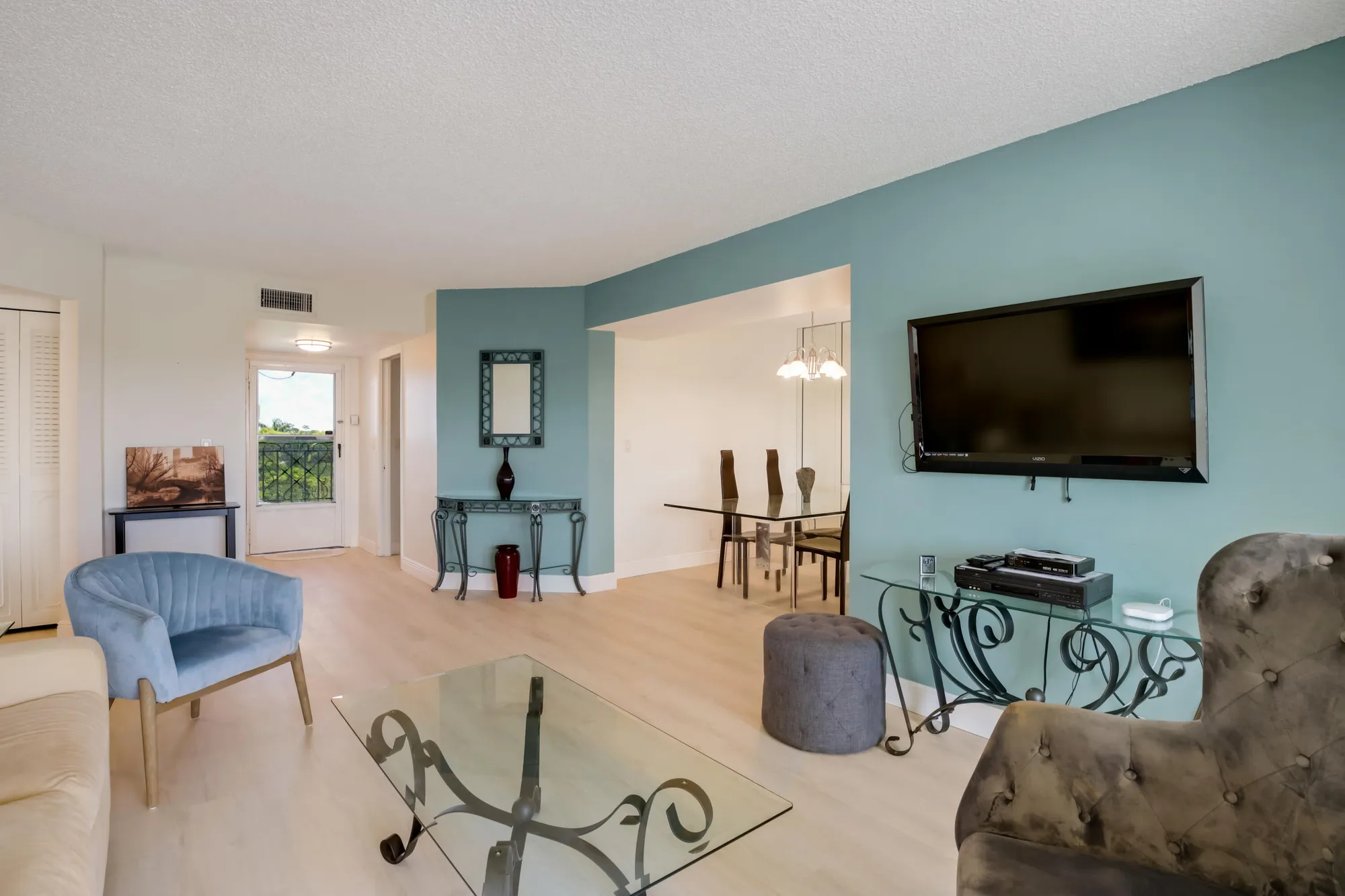 Property Slideshow image 4 of 27 | 3593 birdie dr apt 507, Lake Worth, FL, 33467
