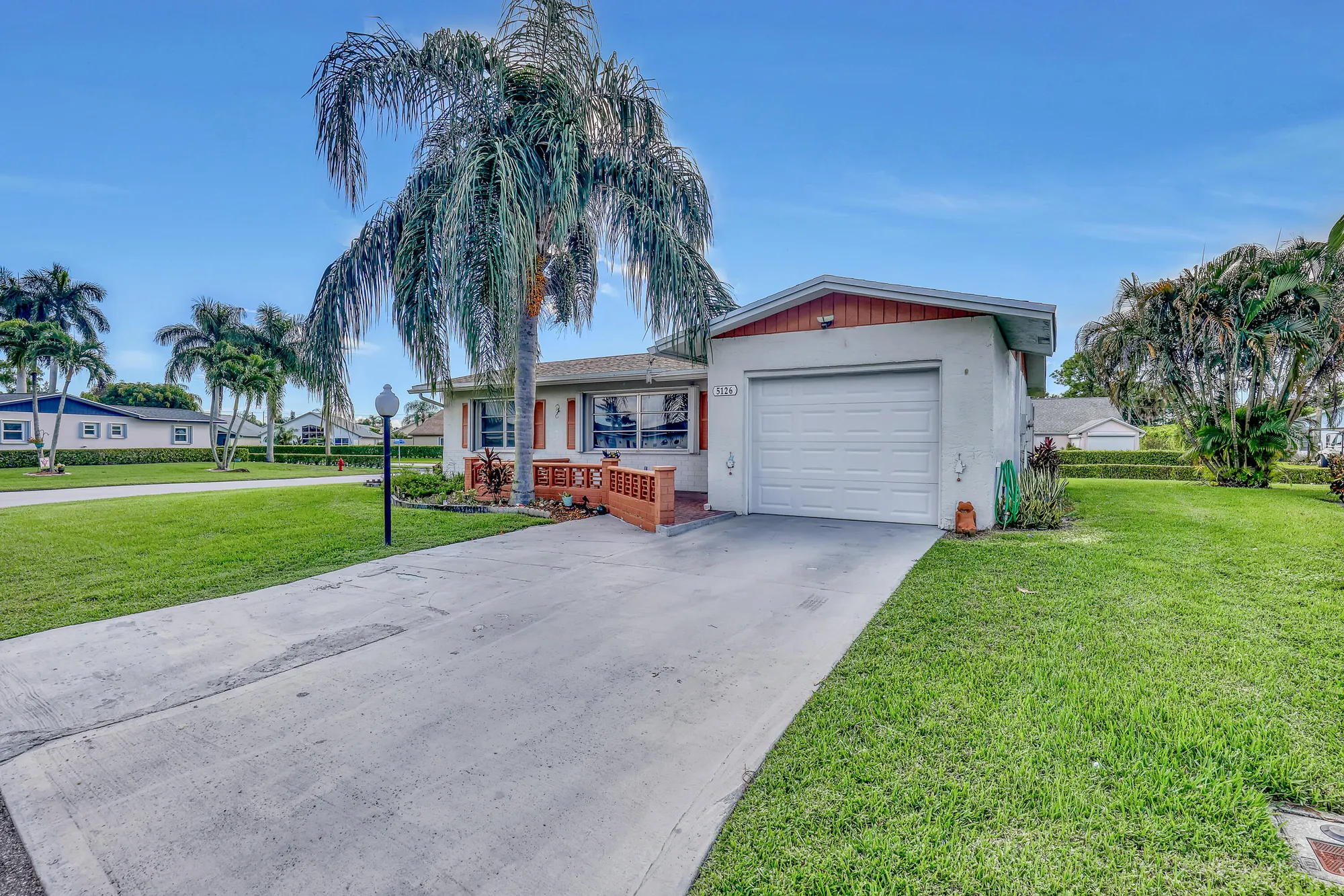 Property Slideshow image 4 of 45 | 5126 michael dr, West Palm Beach, FL, 33417