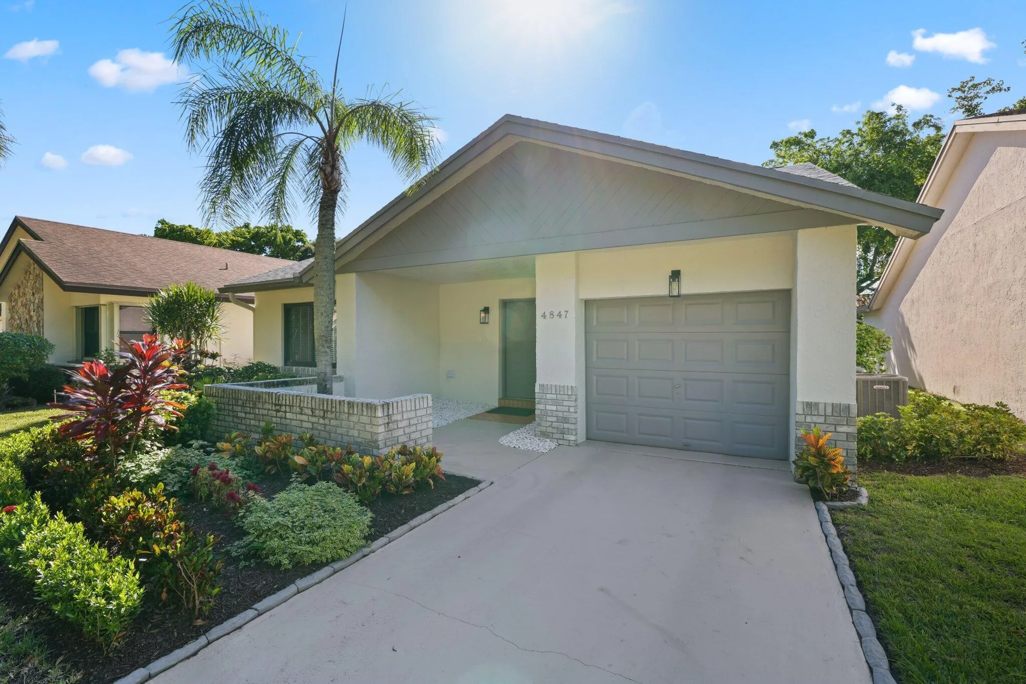 Property Slideshow image 2 of 52 | 4847 boxwood cir, Boynton Beach, FL, 33436