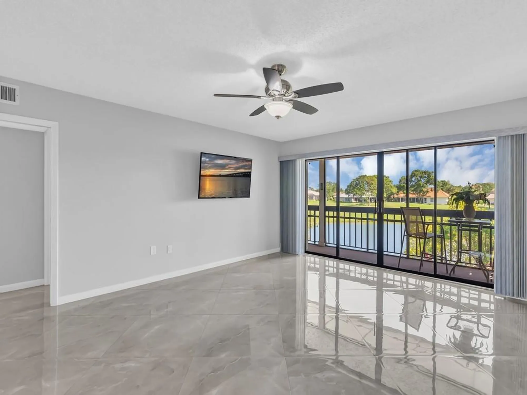 Property Slideshow image 5 of 35 | 3200 twin lakes ter apt 202, Fort Pierce, FL, 34951