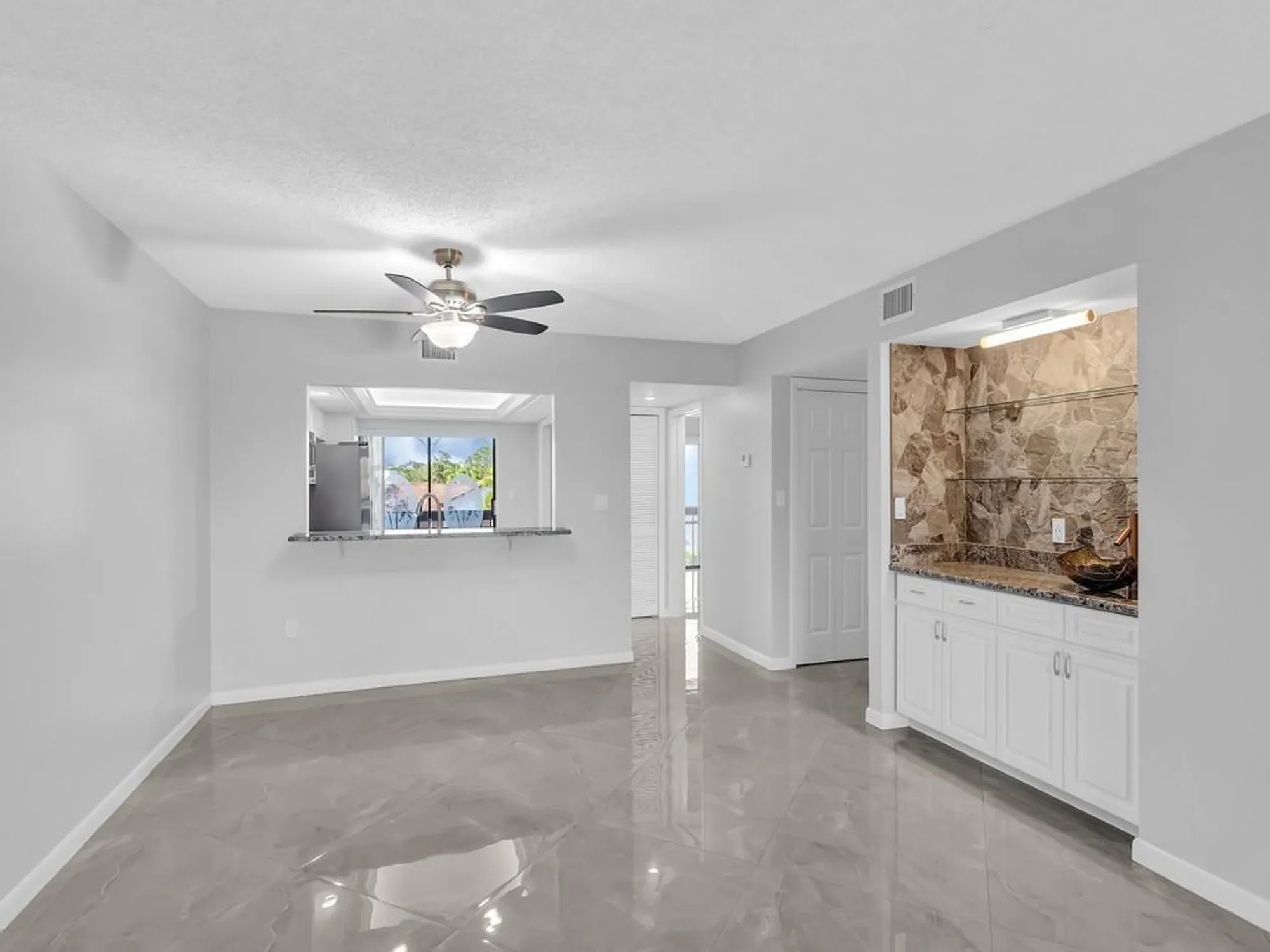 Property Slideshow image 9 of 35 | 3200 twin lakes ter apt 202, Fort Pierce, FL, 34951
